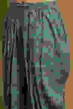 Green Muslin Printed Peplum Suit Set image number 2