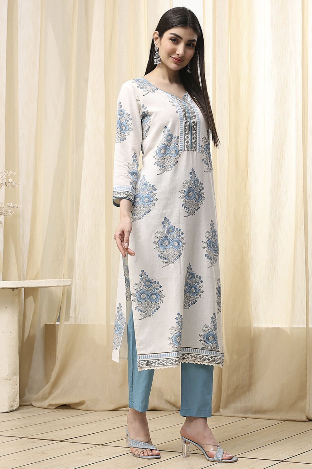 White Cotton Unstitched Suit Set image number 6
