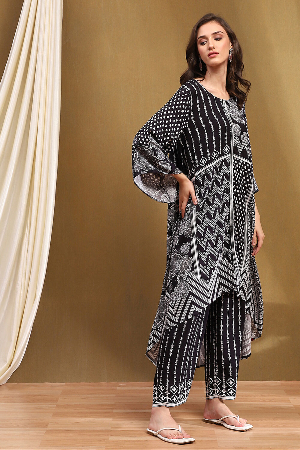 Black Printed Asymmetric Kurta Set image number 5
