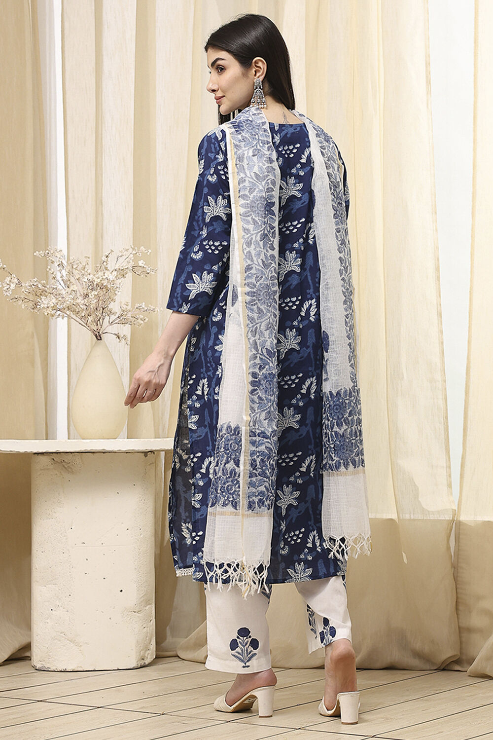 Blue Cotton Unstitched Suit Set image number 5