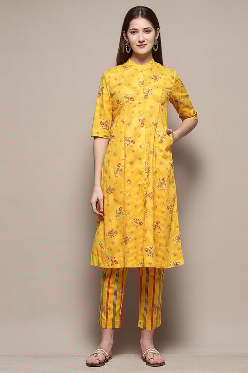 Beige Linen Straight Kurta Slim Pants Suit Set image number 6