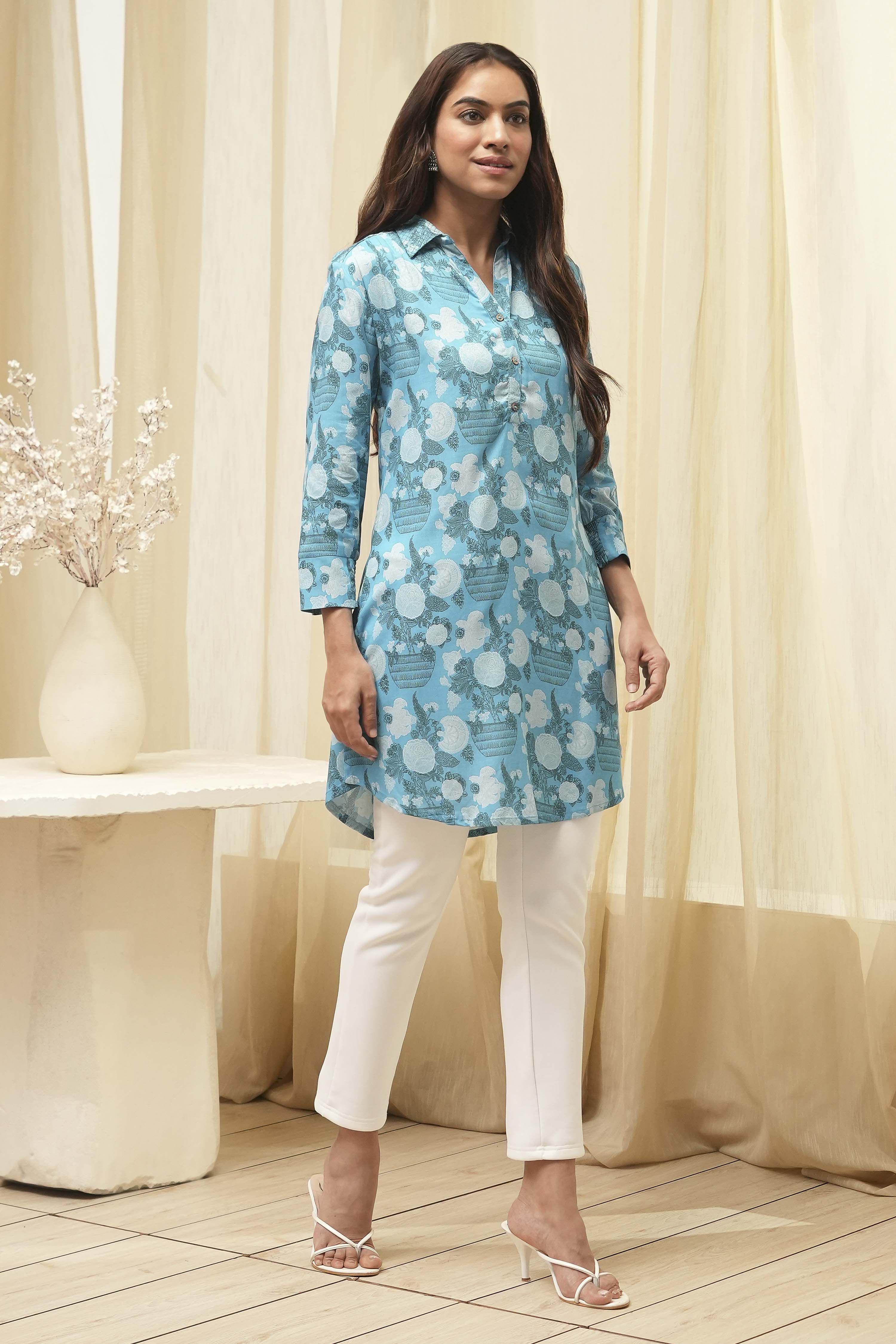 Blue Rayon Straight Printed Kurta image number 4