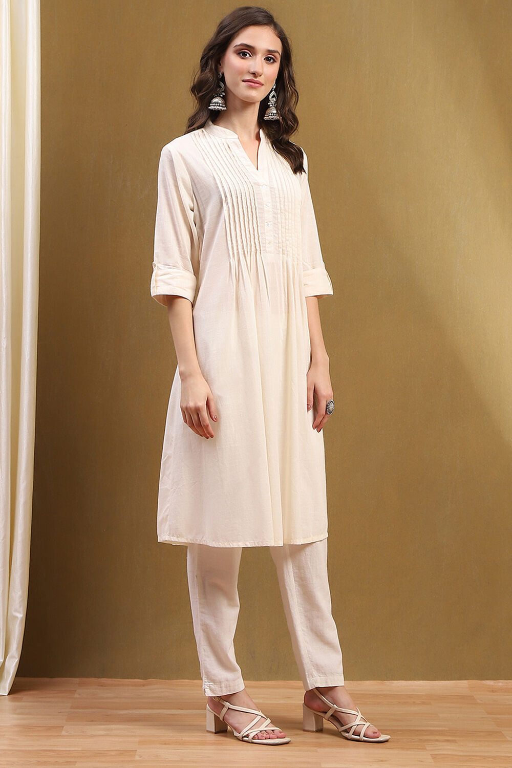 Ecru Cotton Solid Pleated A-Line Kurta image number 4
