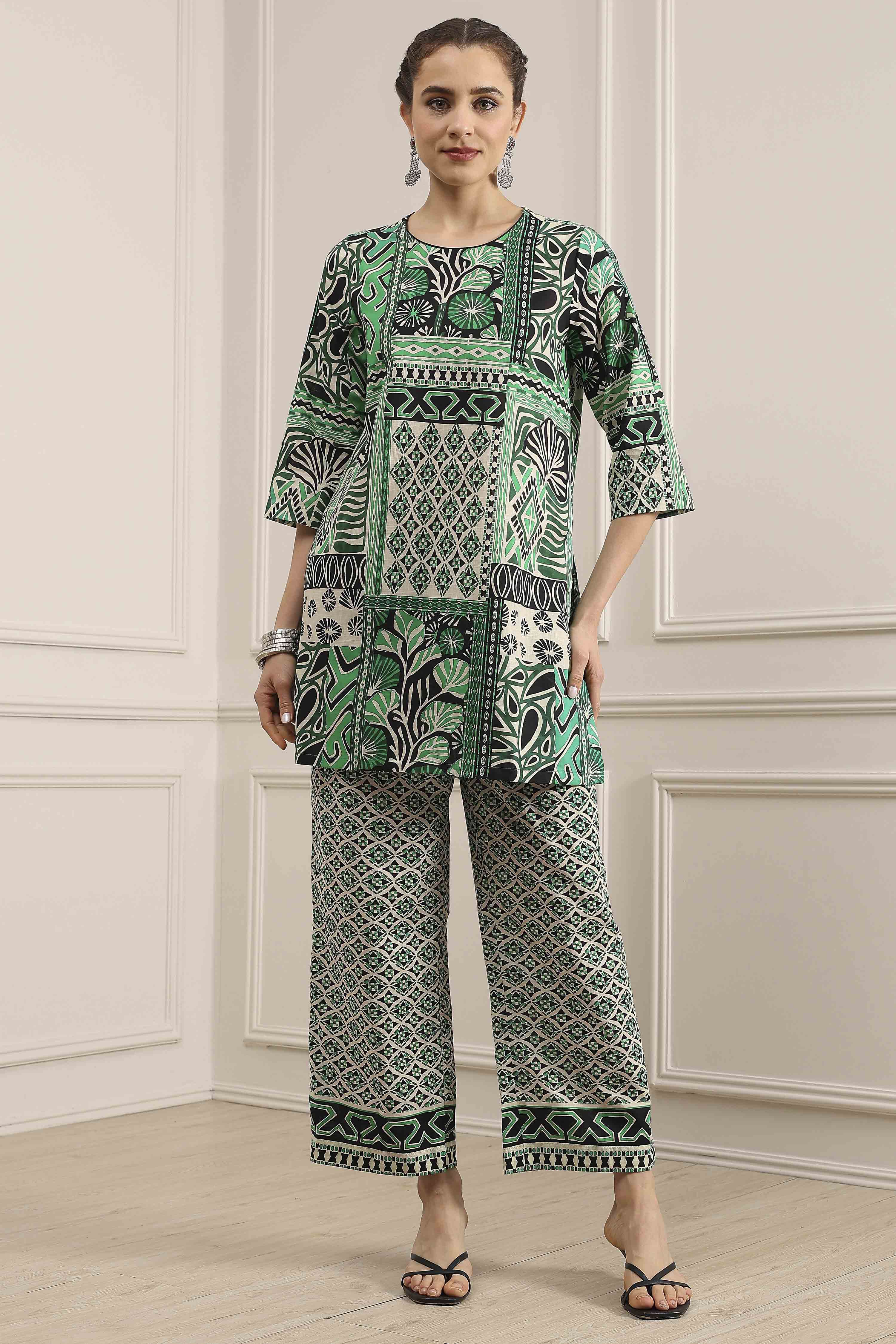 Green Cotton Printed Straight Kurta Set image number 6