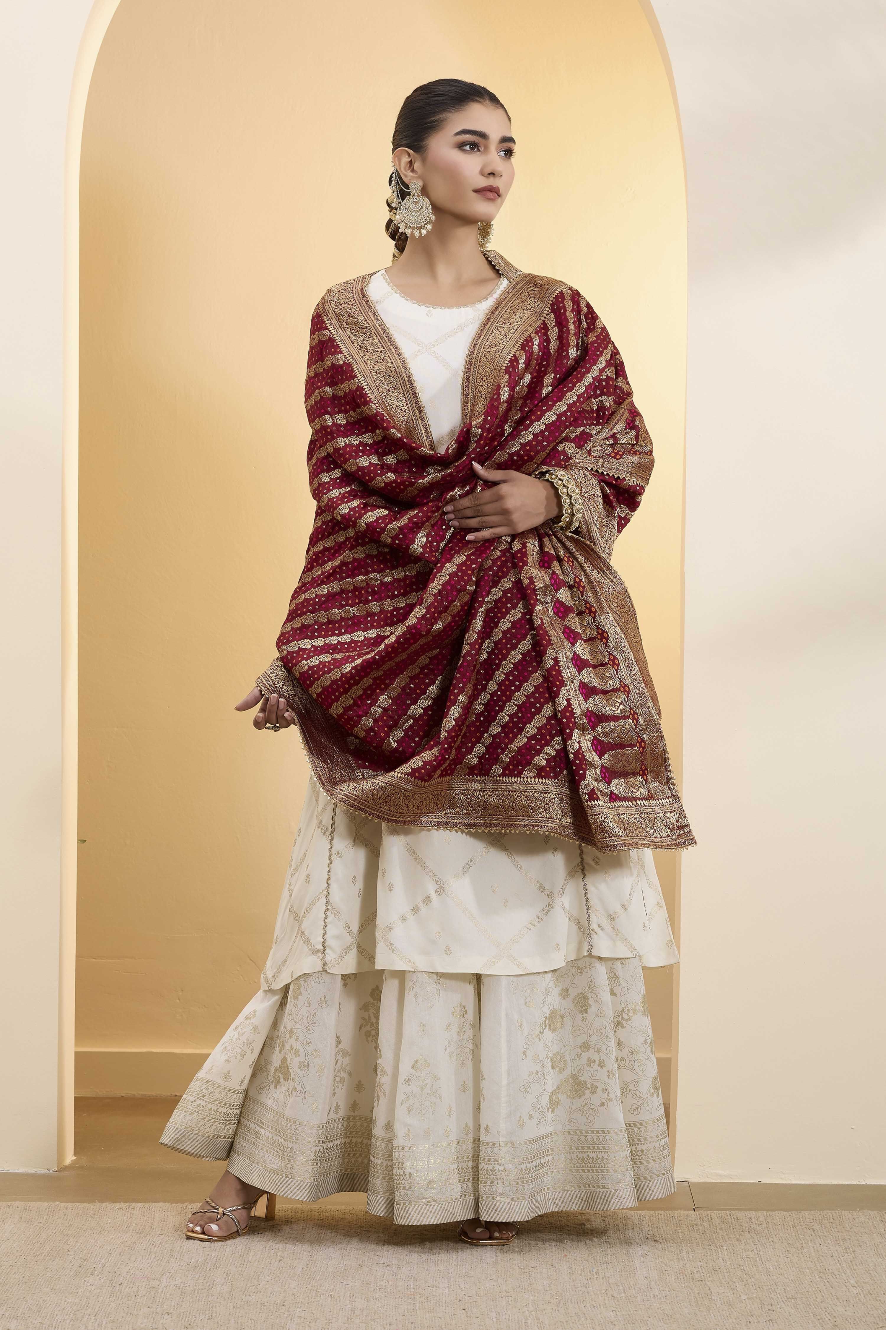 Gold-Toned & Maroon Banarasi Weave Dupatta image number 0