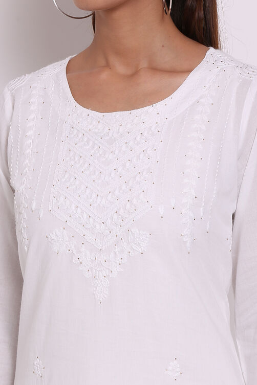 White Cotton Straight Embroidered Kurta image number 1