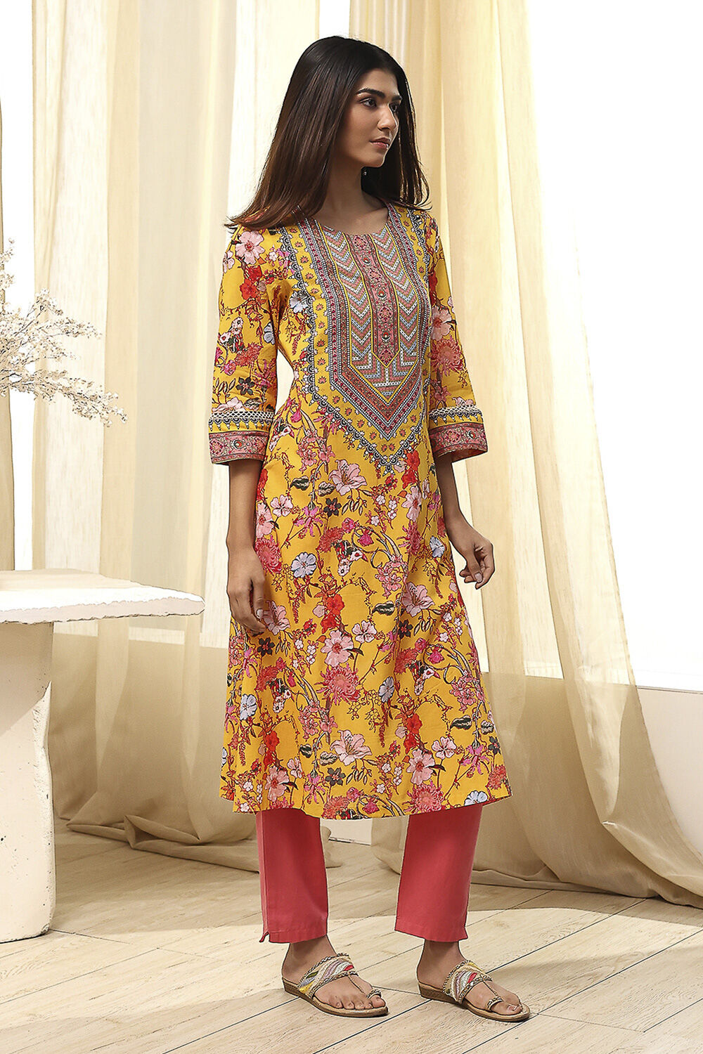 Pink Pure Cotton Floral Straight Kurta image number 4