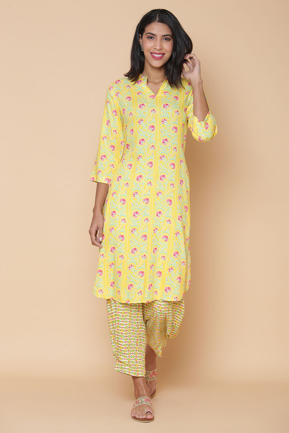 Cream Rayon Straight Kurta Pants Set image number 0