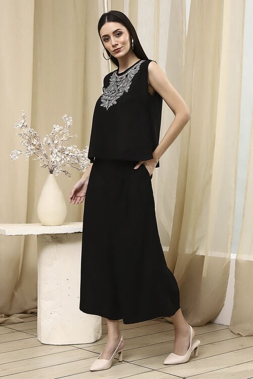 Black Viscose Rayon Straight Solid Fusion Set image number 3
