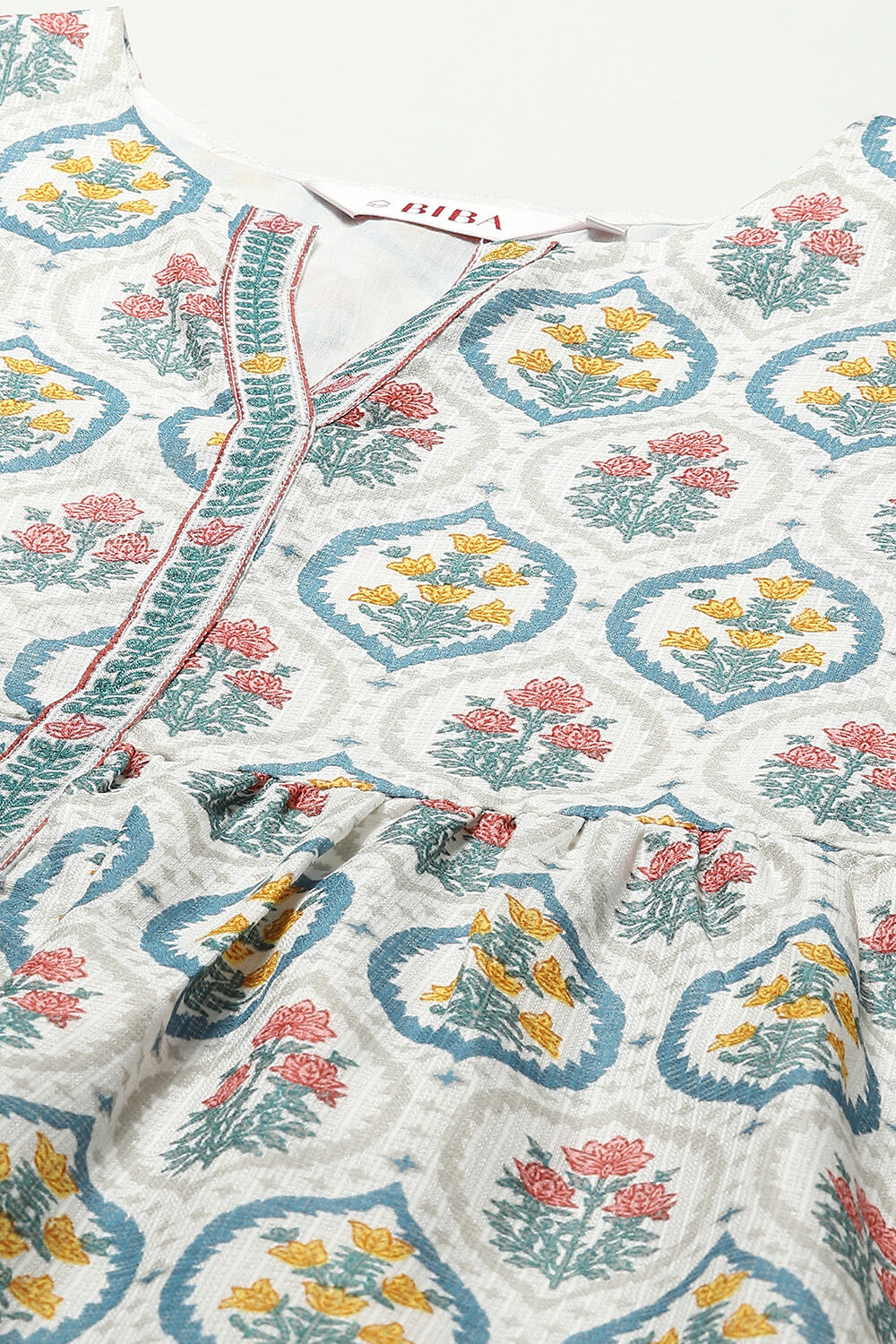 White Cotton Blend Gathered Kurta Suit Set image number 1