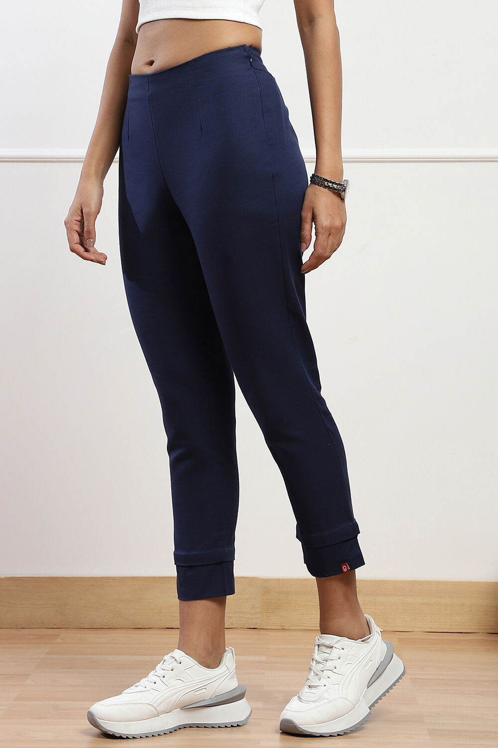 Towny Port Cotton Blend Solid Pants image number 2