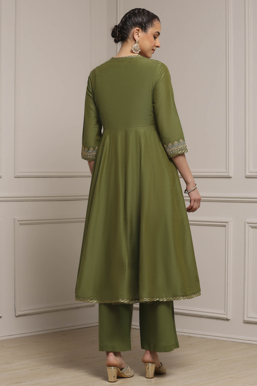 Fuchsia Embroidered Angrakha Festive Anarkali Suit Set image number 4