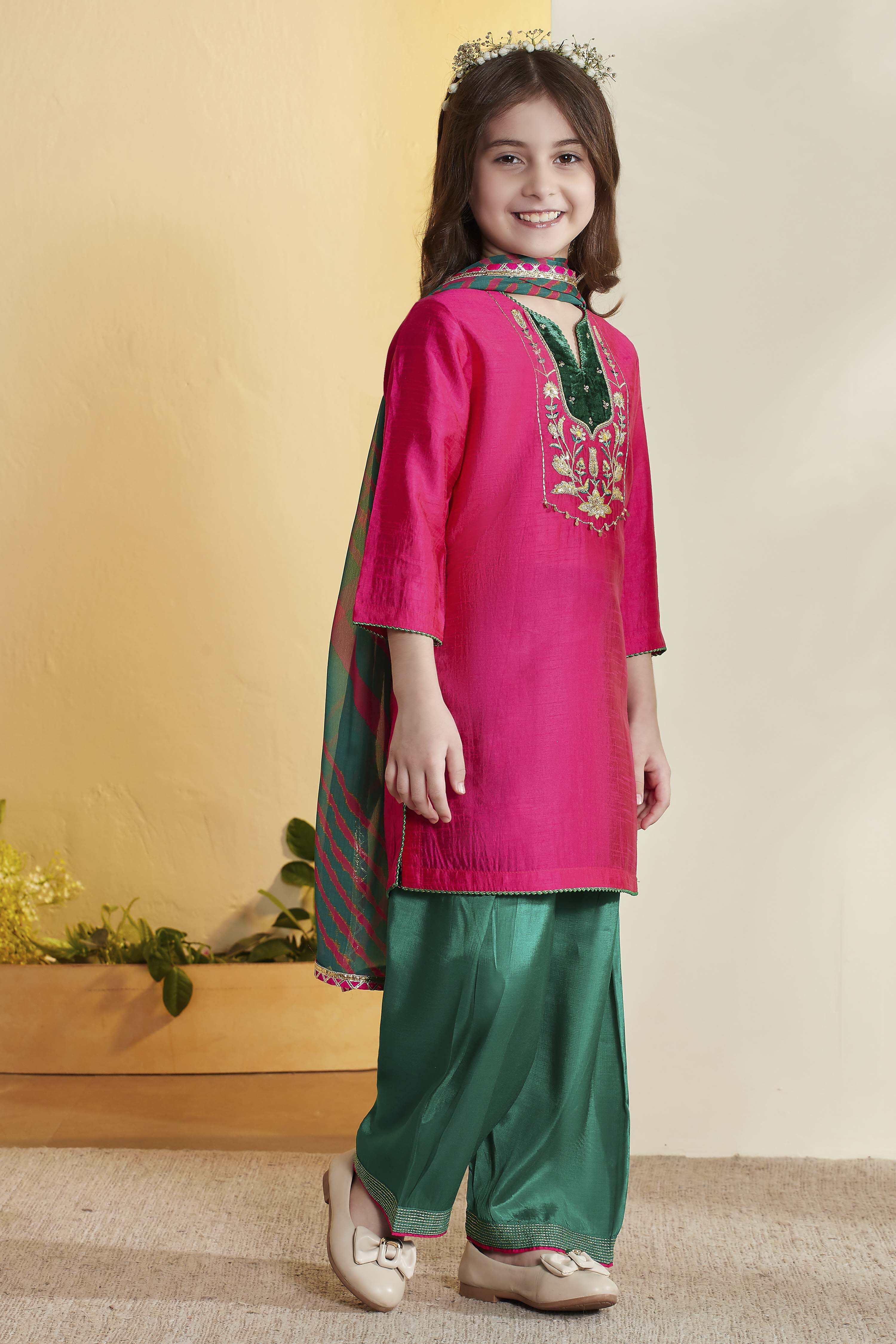 Pink Viscose Blend Straight Suit Set image number 4