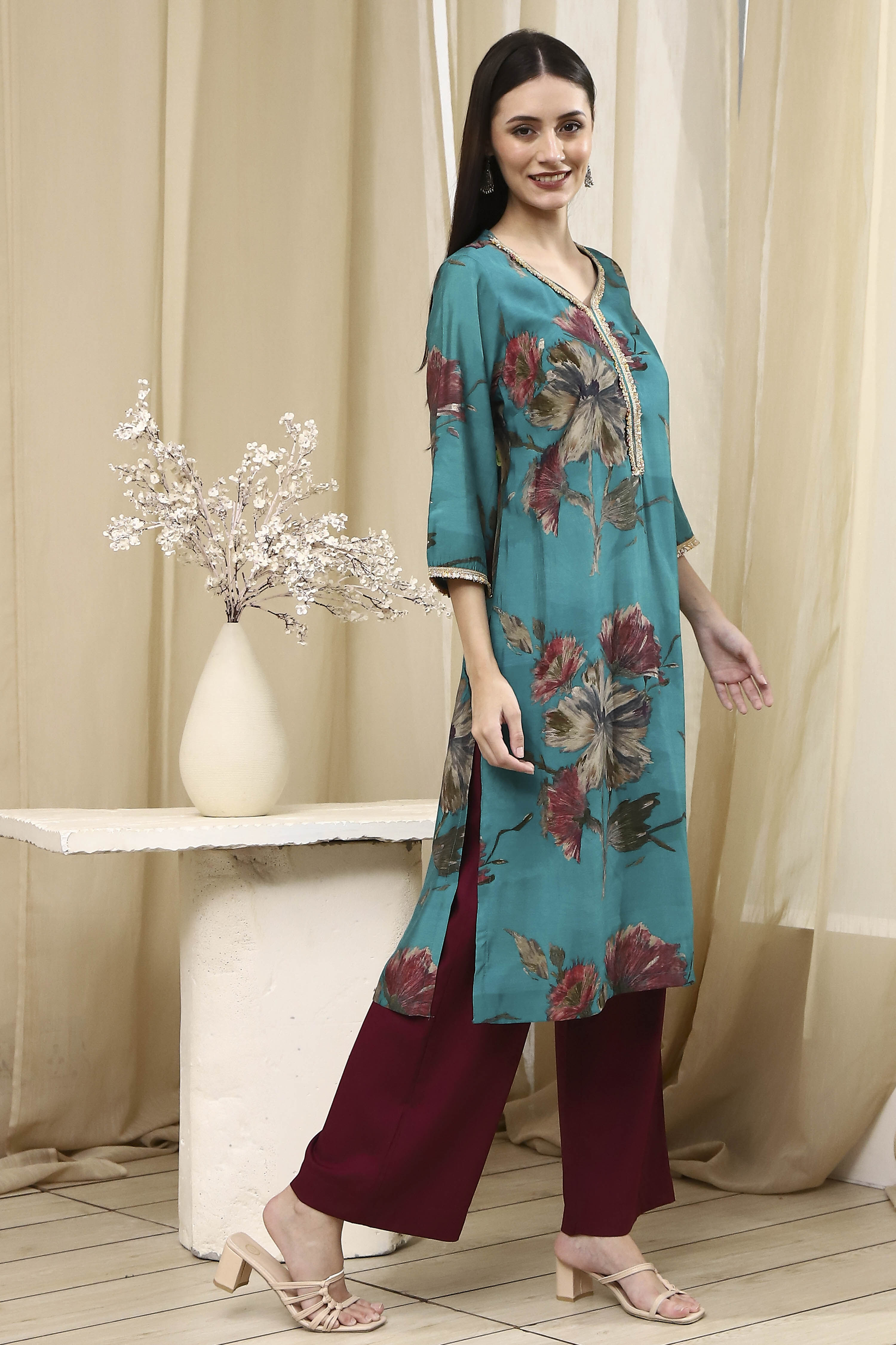 Blue Floral Printed Straight Kurta image number 4