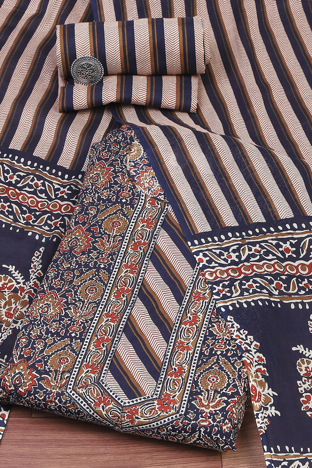 Green Cotton Floral Printed Unstitched Suit Set image number 0