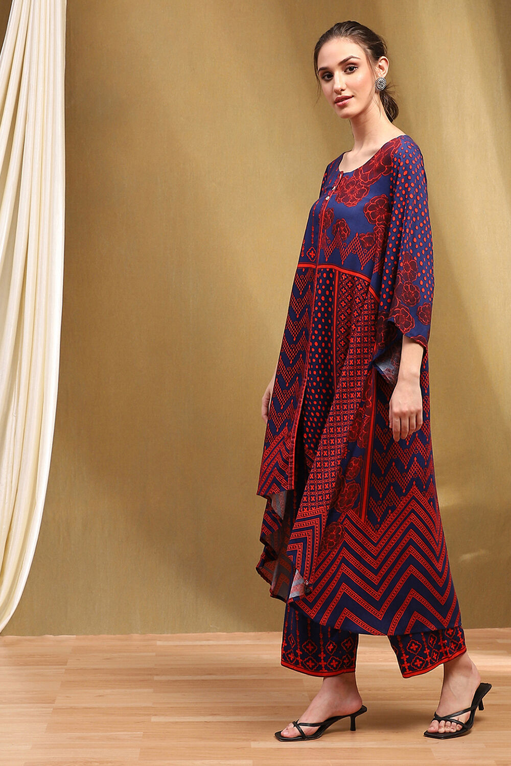 Black Printed Asymmetric Kurta Set image number 3