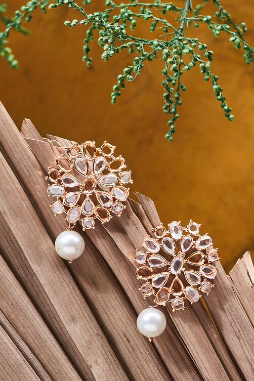 Gold Earrings image number 4