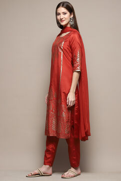 Maroon Viscose Straight Kurta Regular Pant Suit Set image number 4