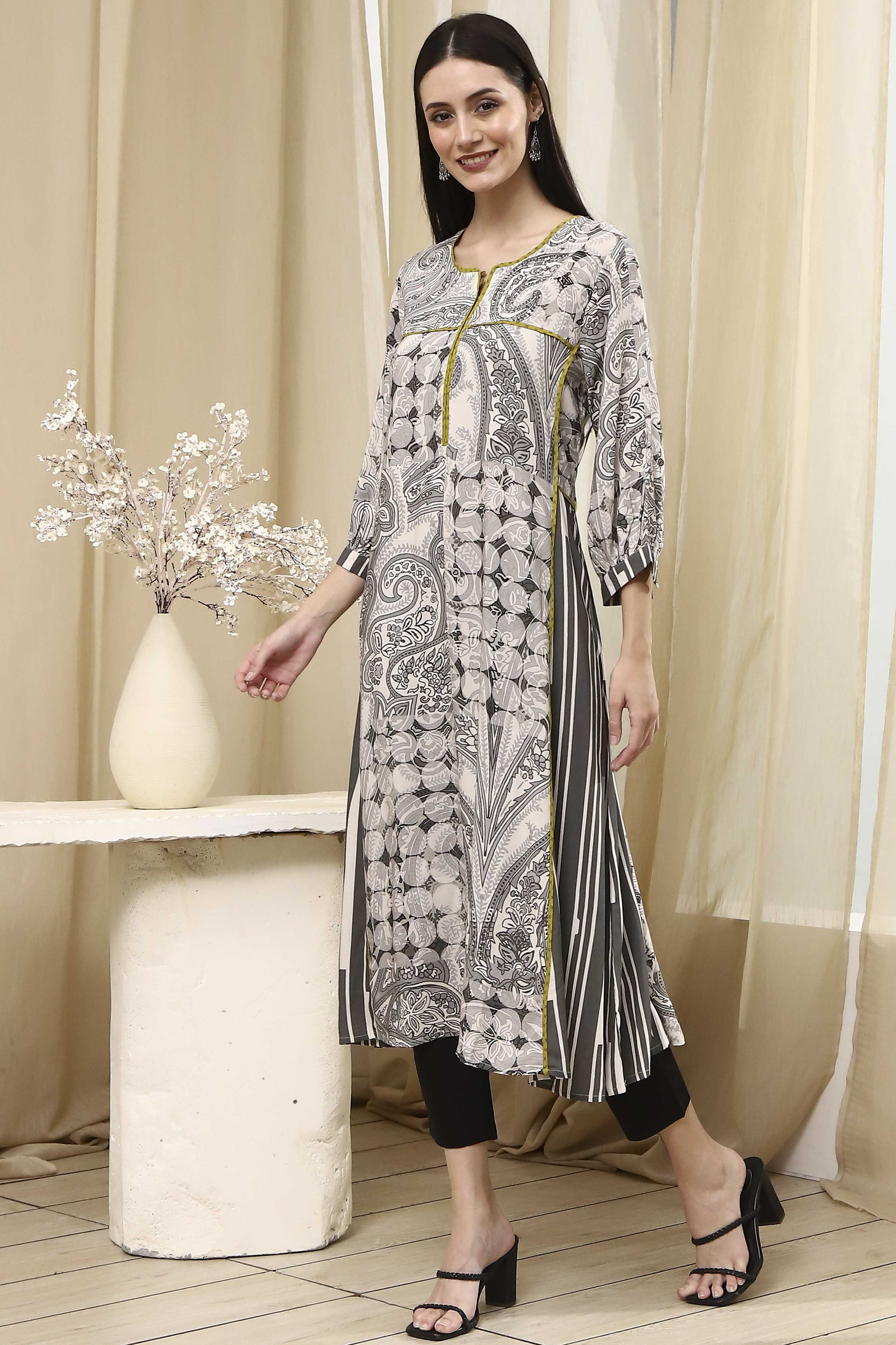 Ivory and Grey Printed Straight Kurta image number 2