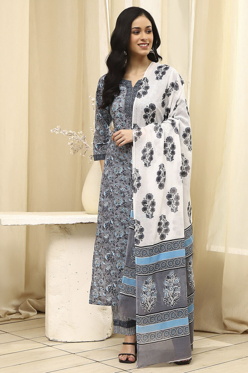 Green Cotton Screen Print Unstitched Suit Set image number 7