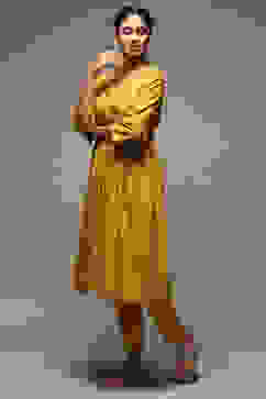 Mustard Rayon Flared Kurta image number 2