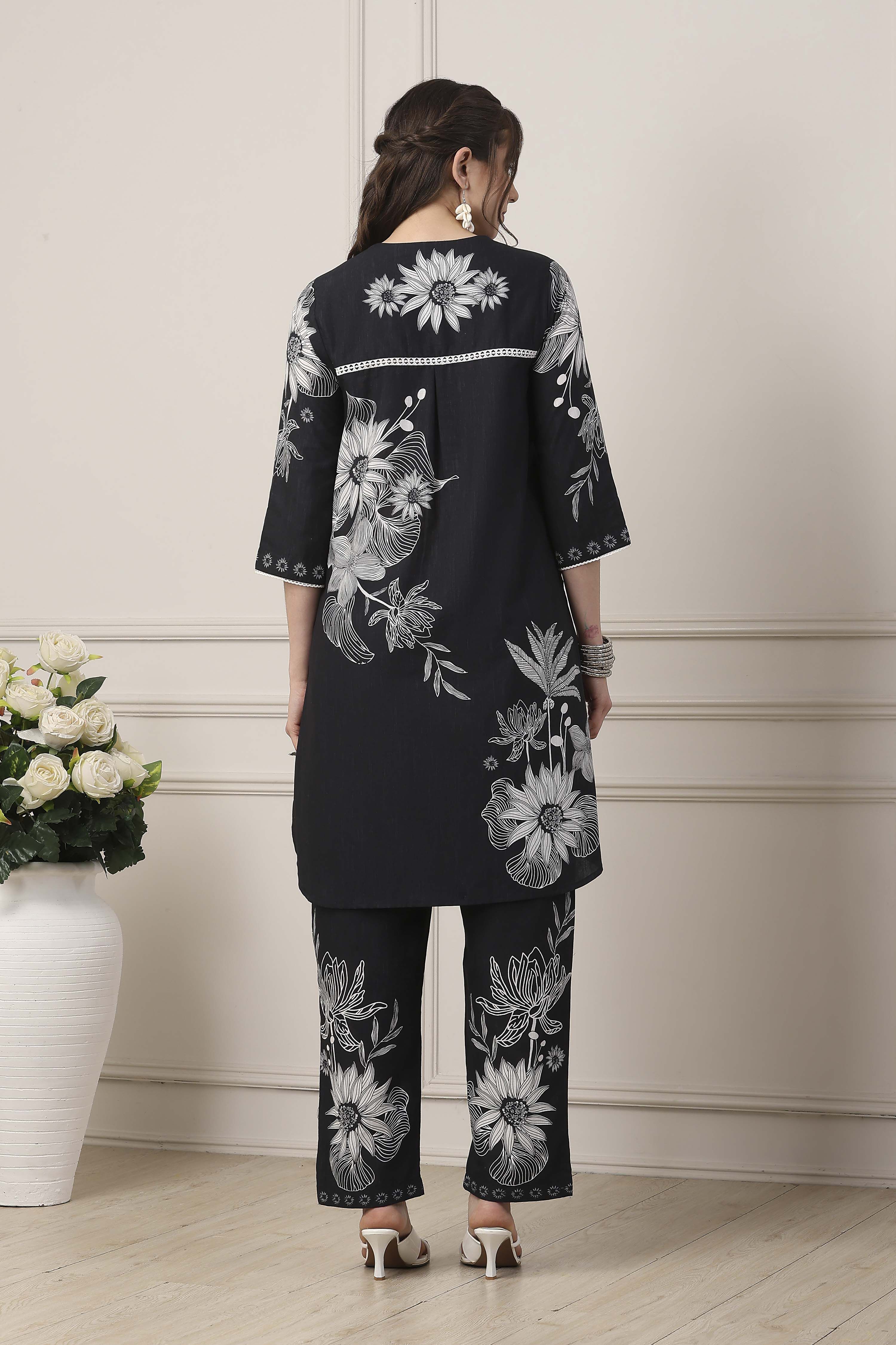 Black Cotton Floral Placement Straight Suit Set image number 4