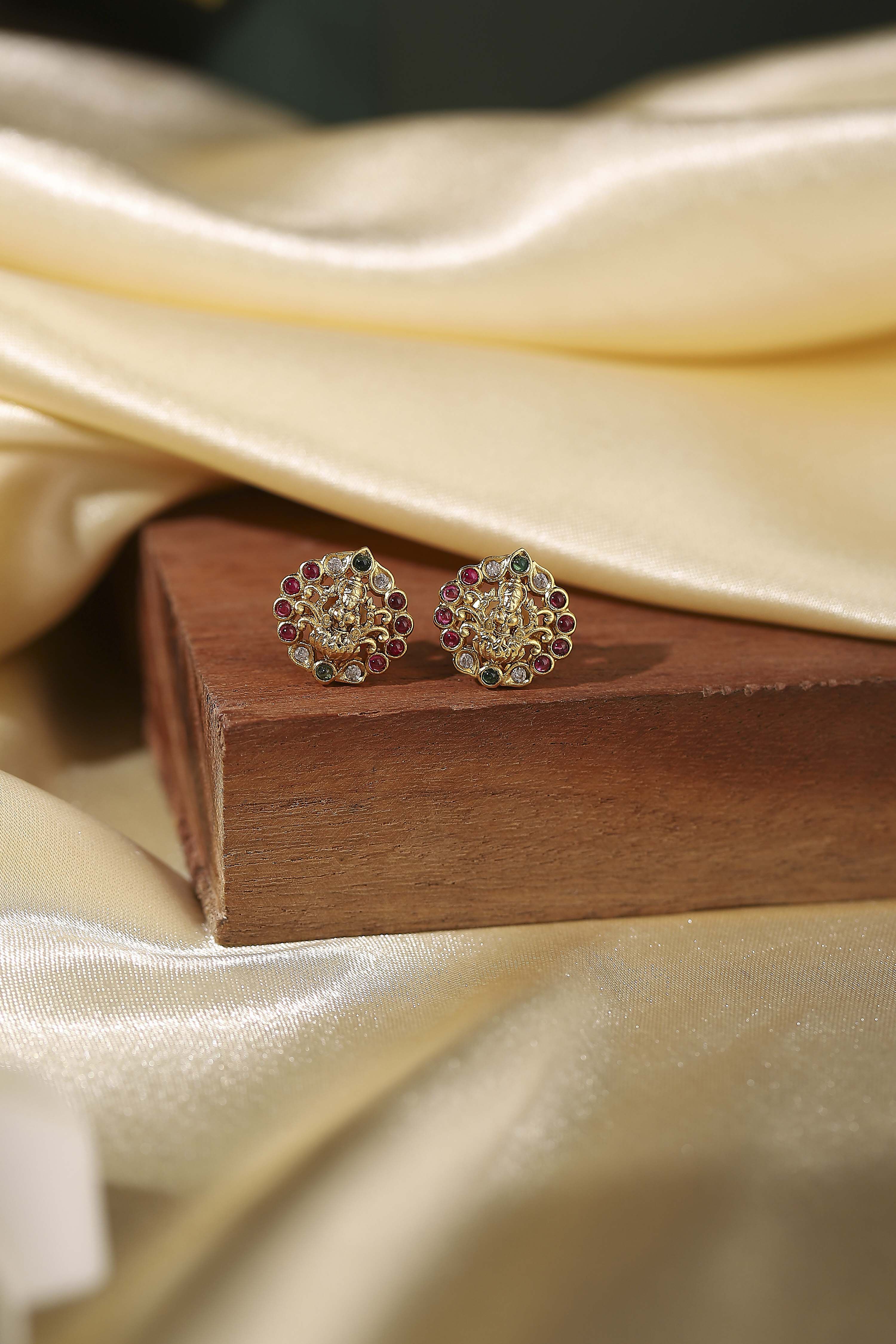 Multicolor Brass Studs image number 0