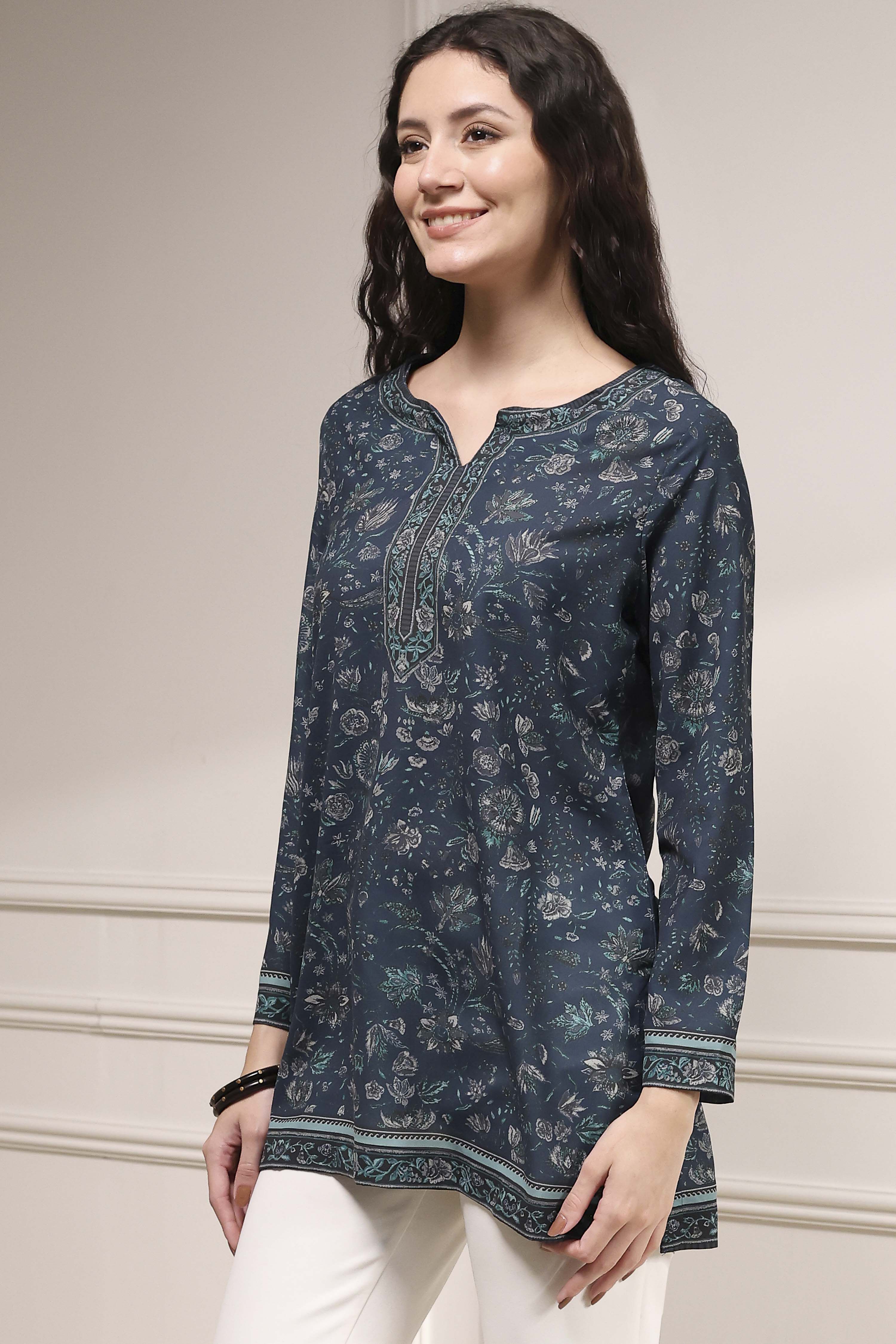 Blue Printed Straight Short Kurta image number 2