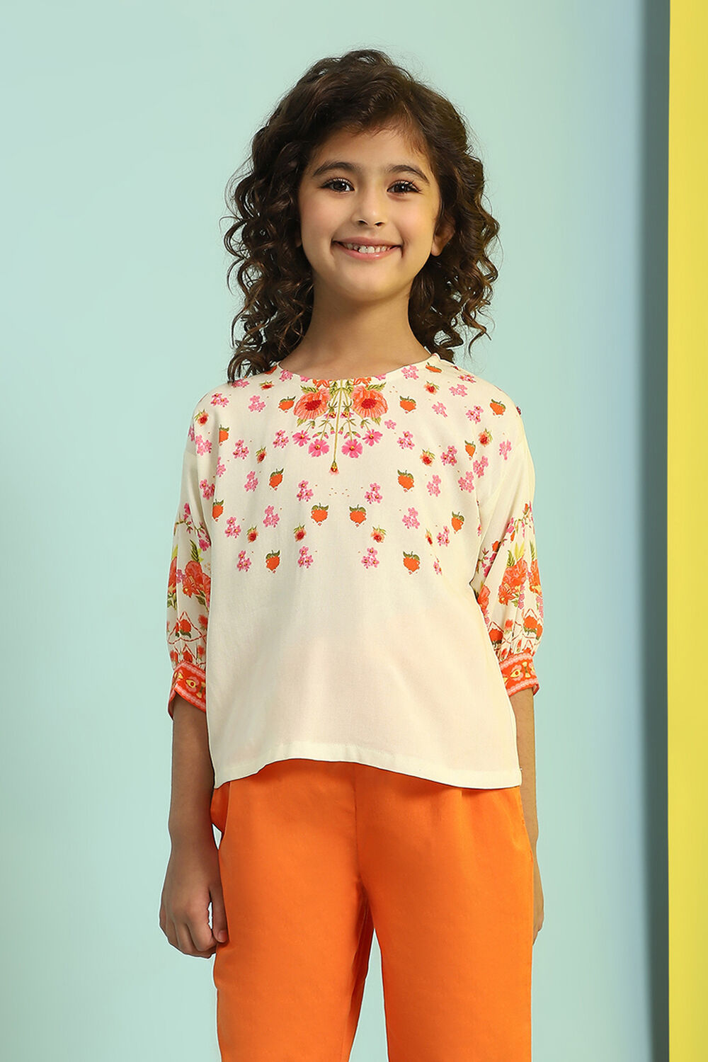 Off-White Floral Printed Top image number 5