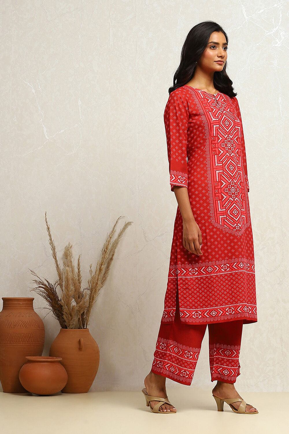 Red Crepe Printed Straight Kurta Set image number 5