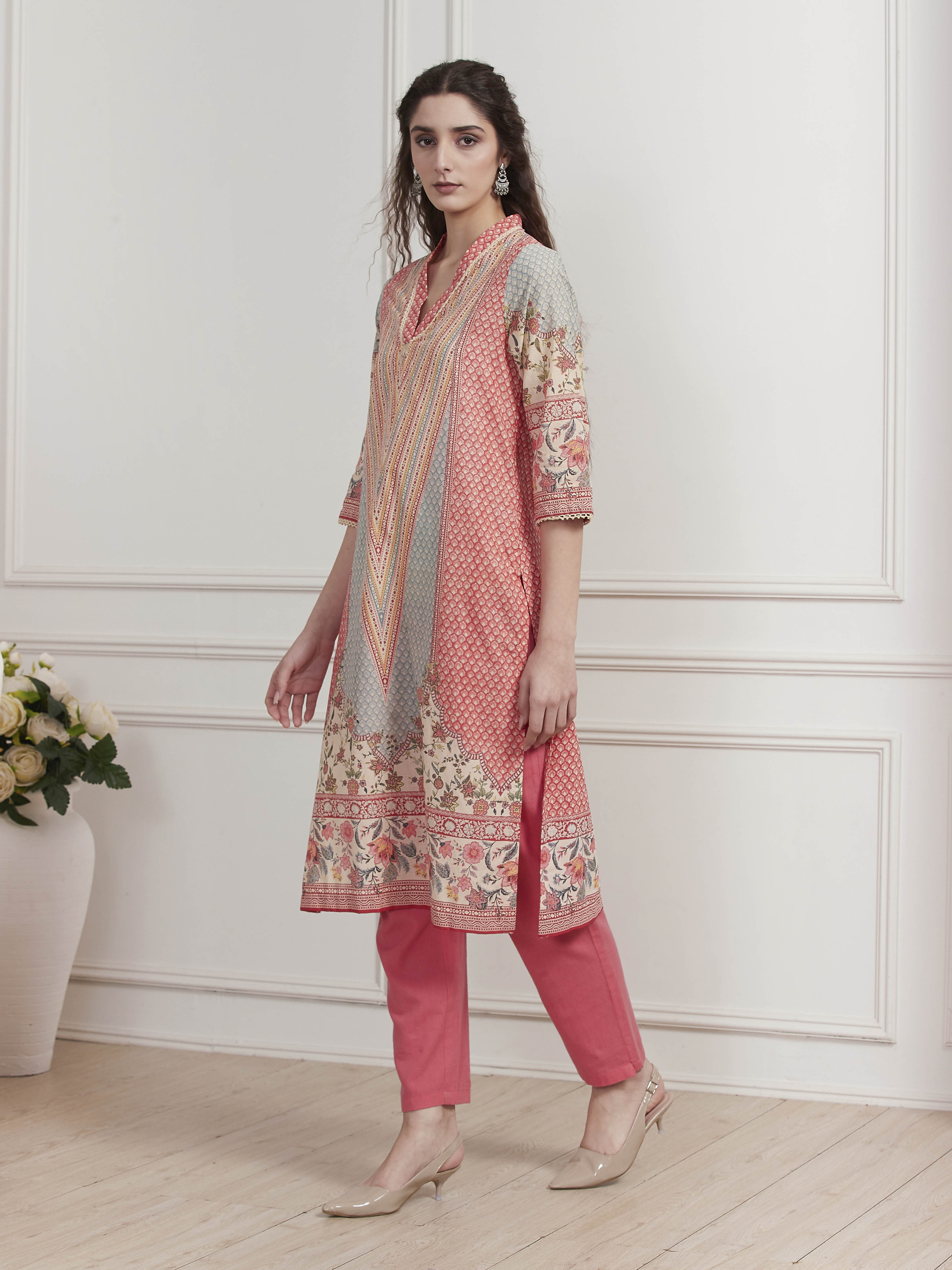 Red Cotton Printed Straight Kurta image number 2