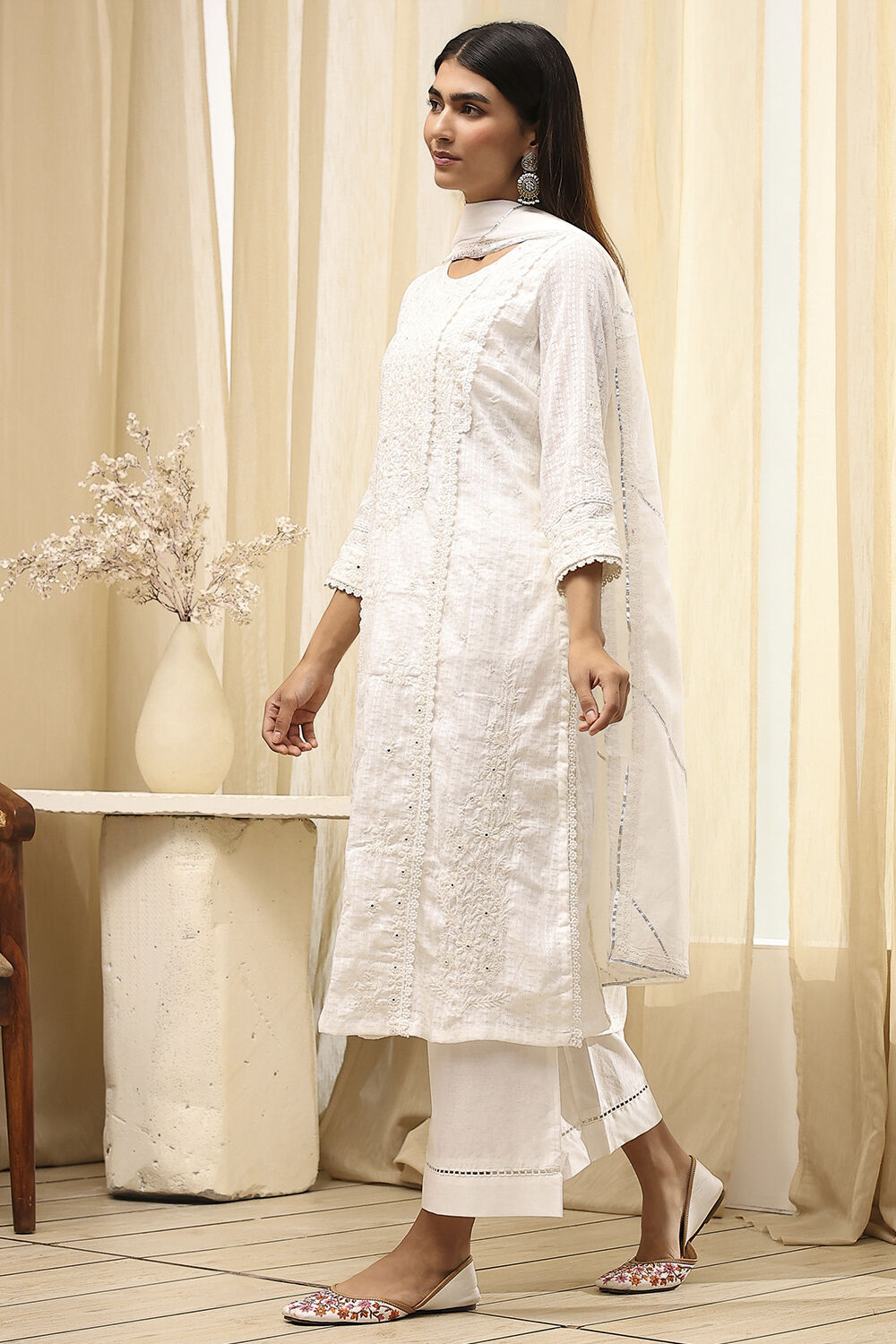 Off White Cotton Straight Embroidered Fusion Set image number 3