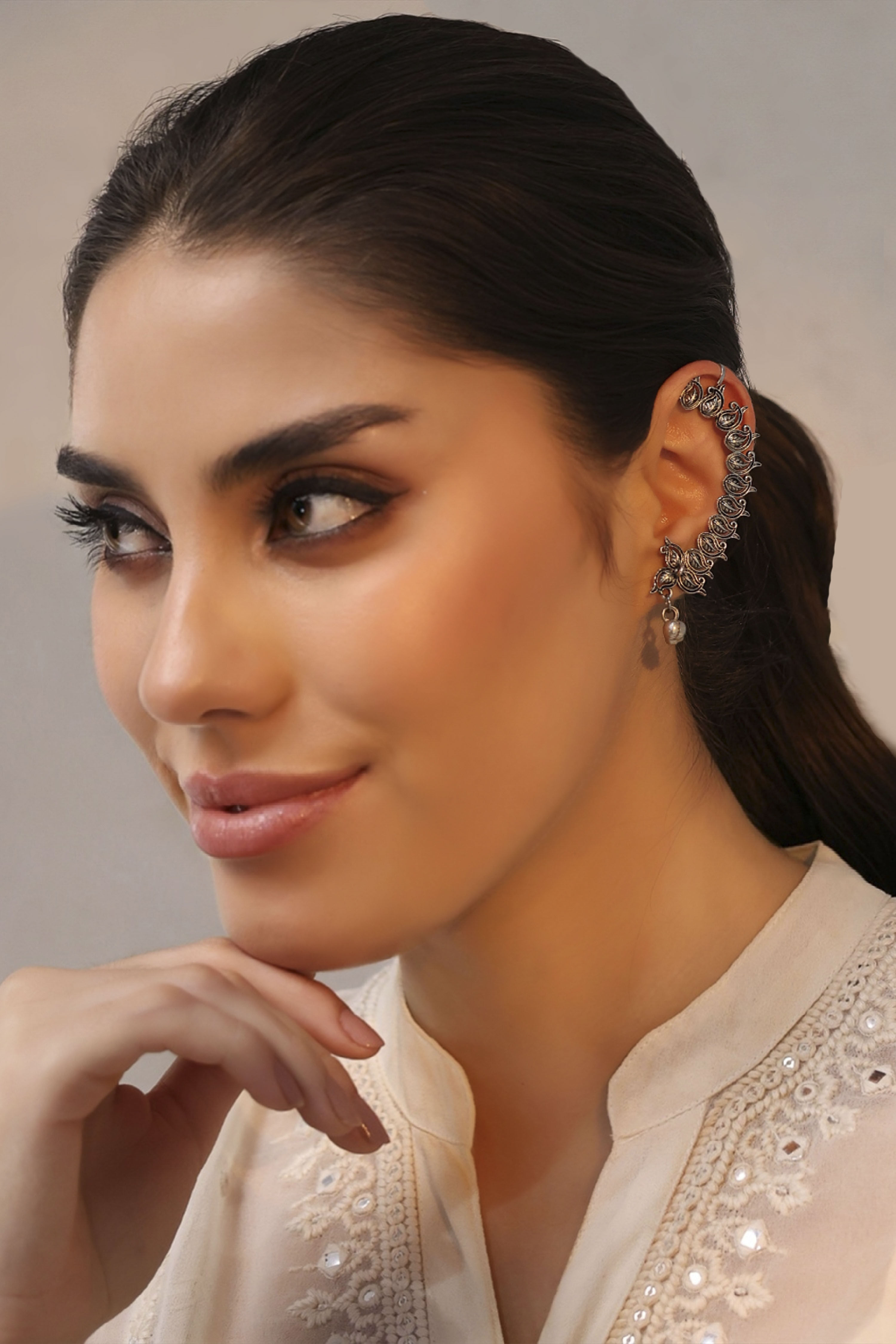 Oxidised Alloy Oxidised Earcuff image number 2