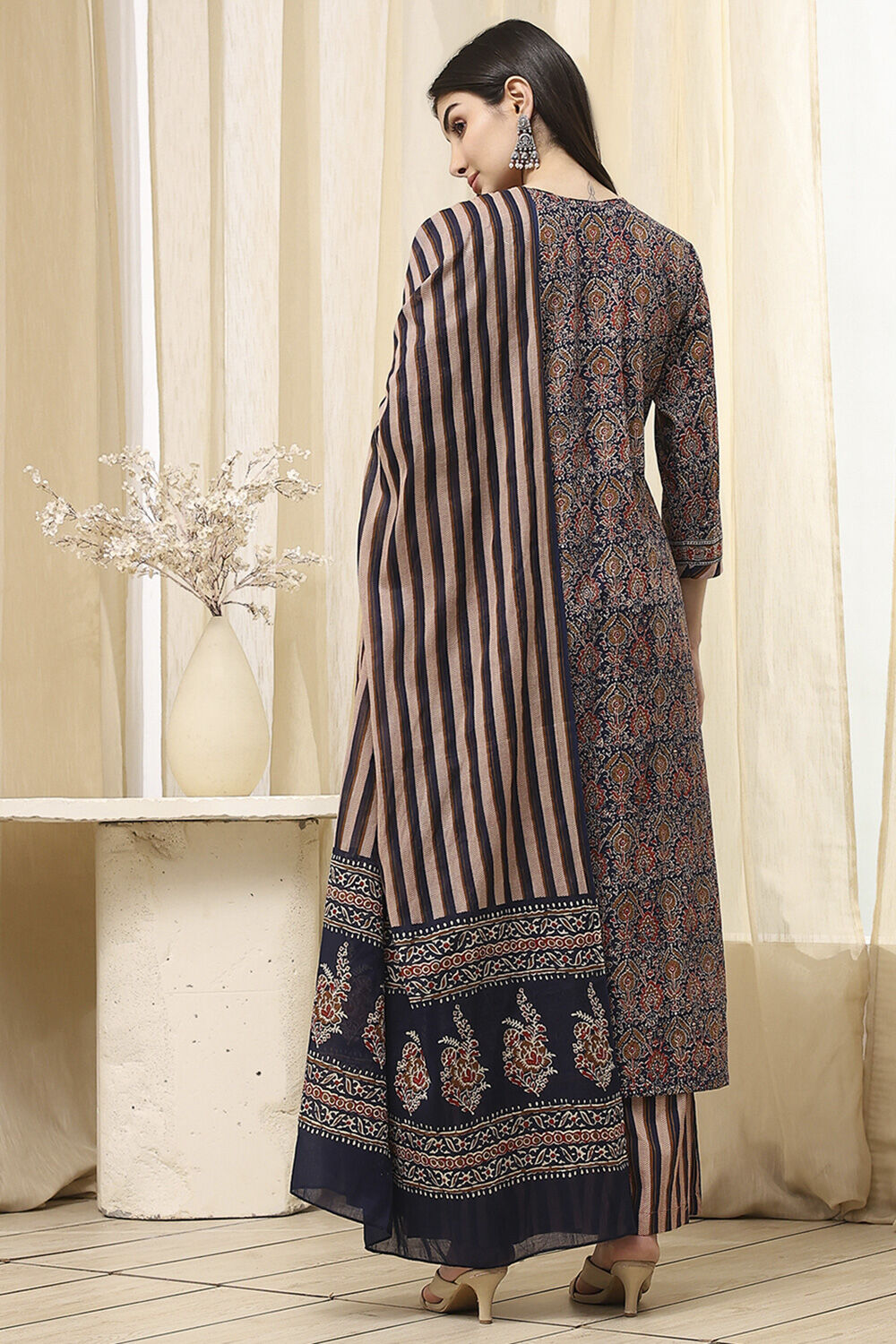 Green Cotton Floral Printed Unstitched Suit Set image number 5