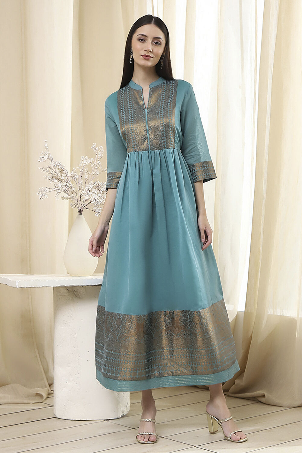 Turquoise Yarn-Dyed Flared Kurta image number 5