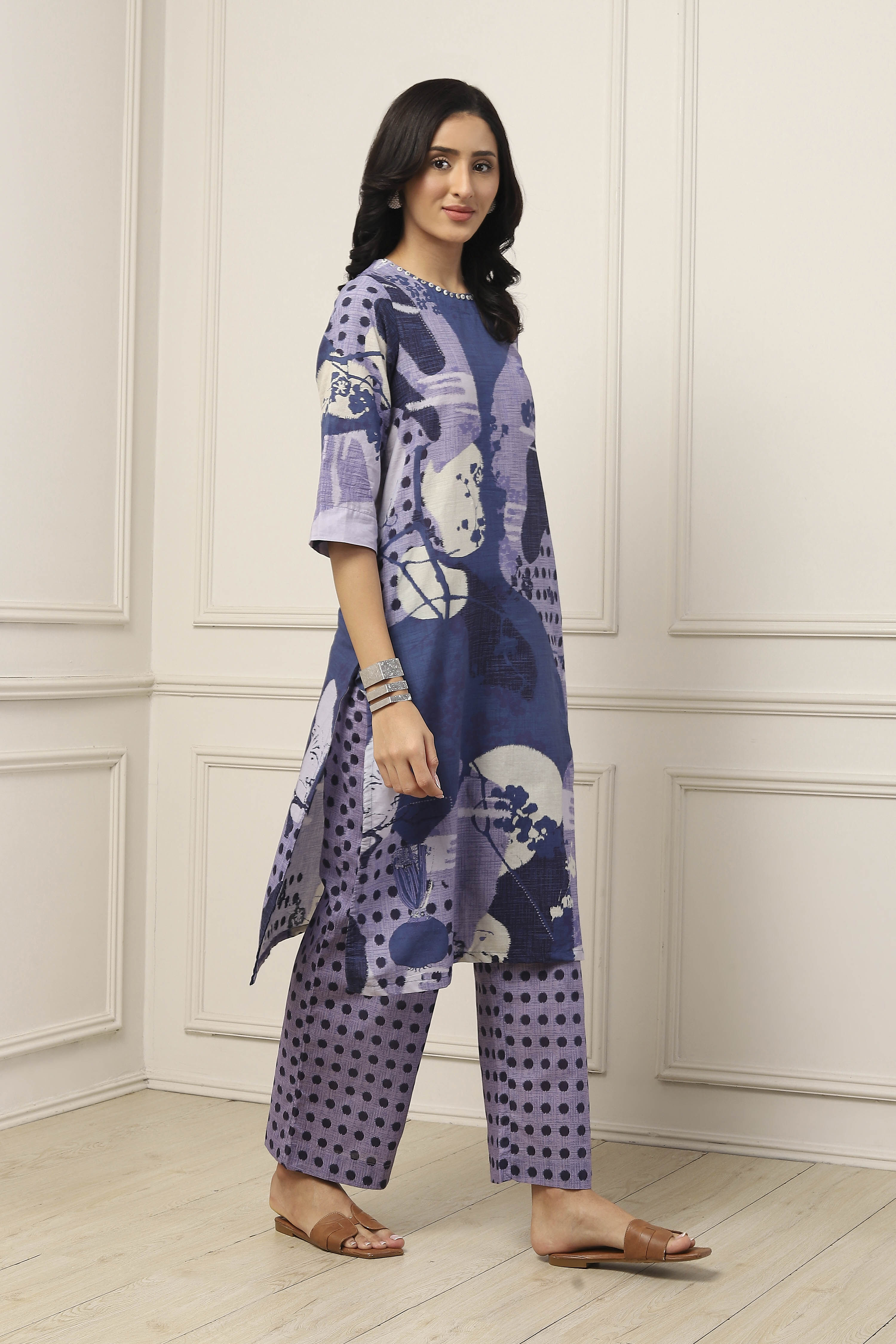 Maroon Cotton Abstract Printed Straight Suit Set image number 5