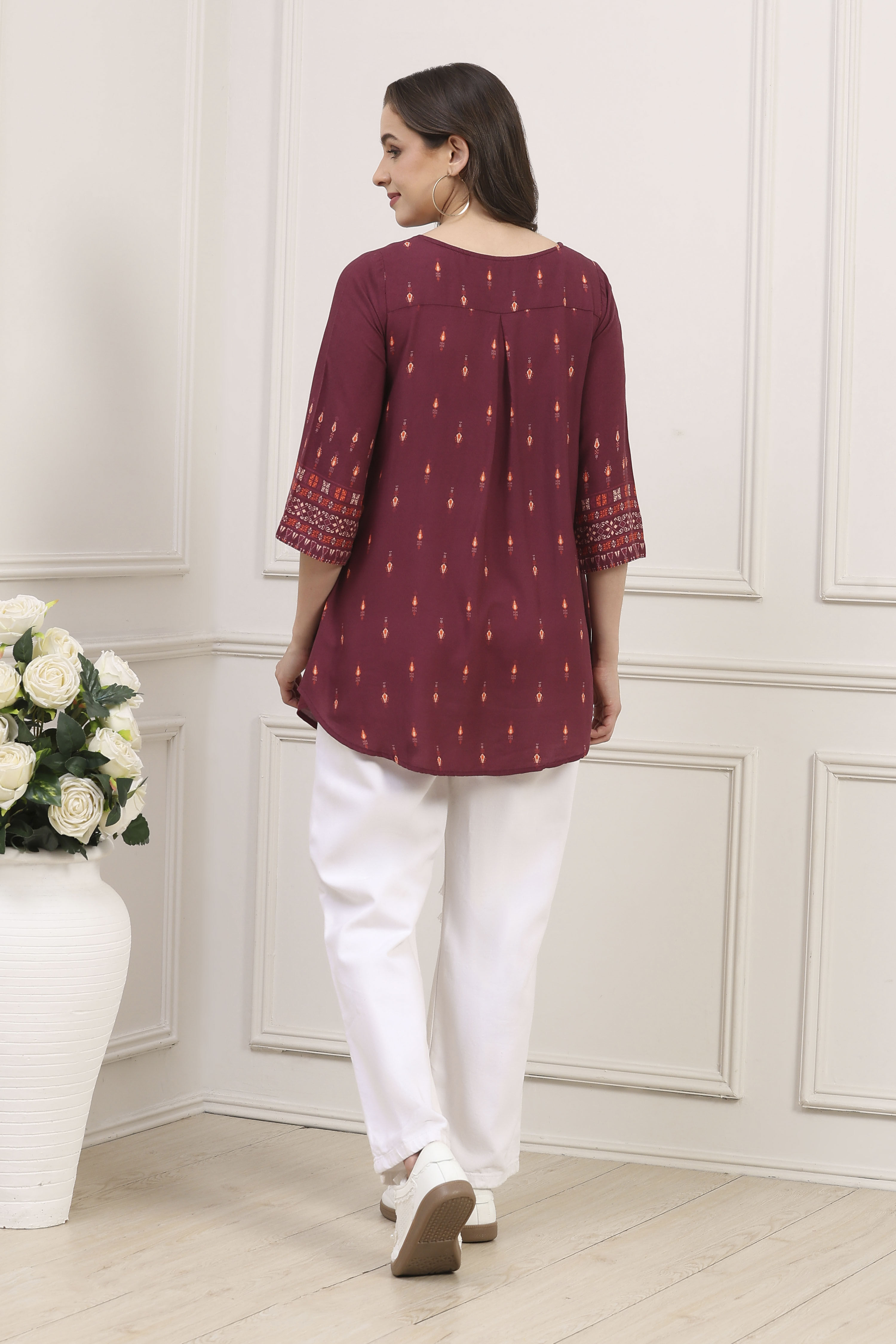Black Rayon Printed Straight Kurti image number 3