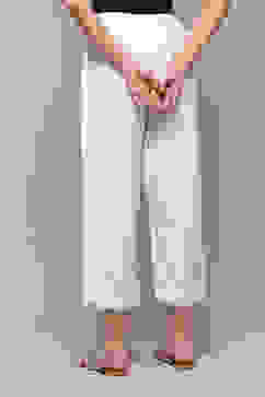 White LIVA Solid Pants image number 4