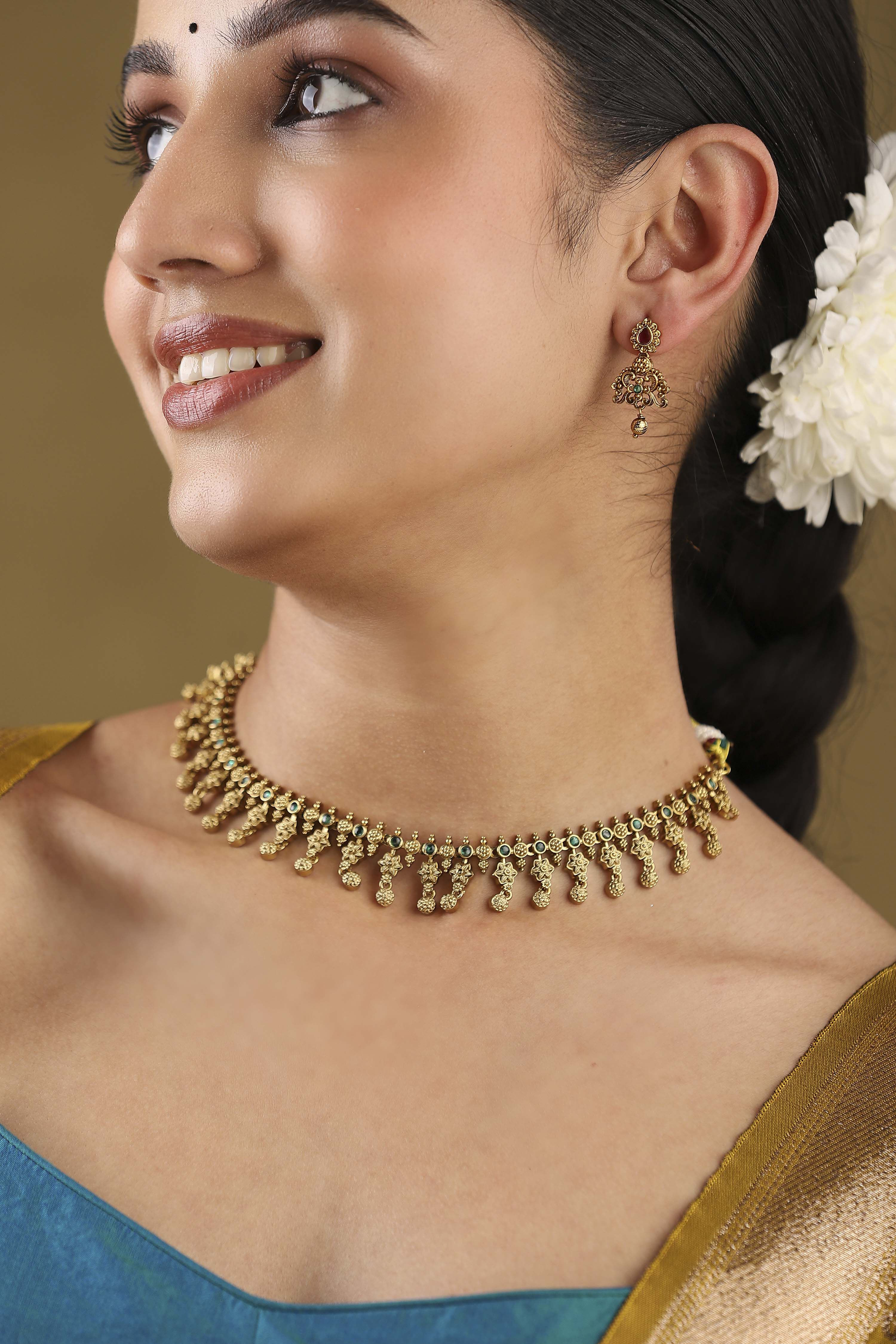 Green Gold Plated Studded Necklace Set image number 3