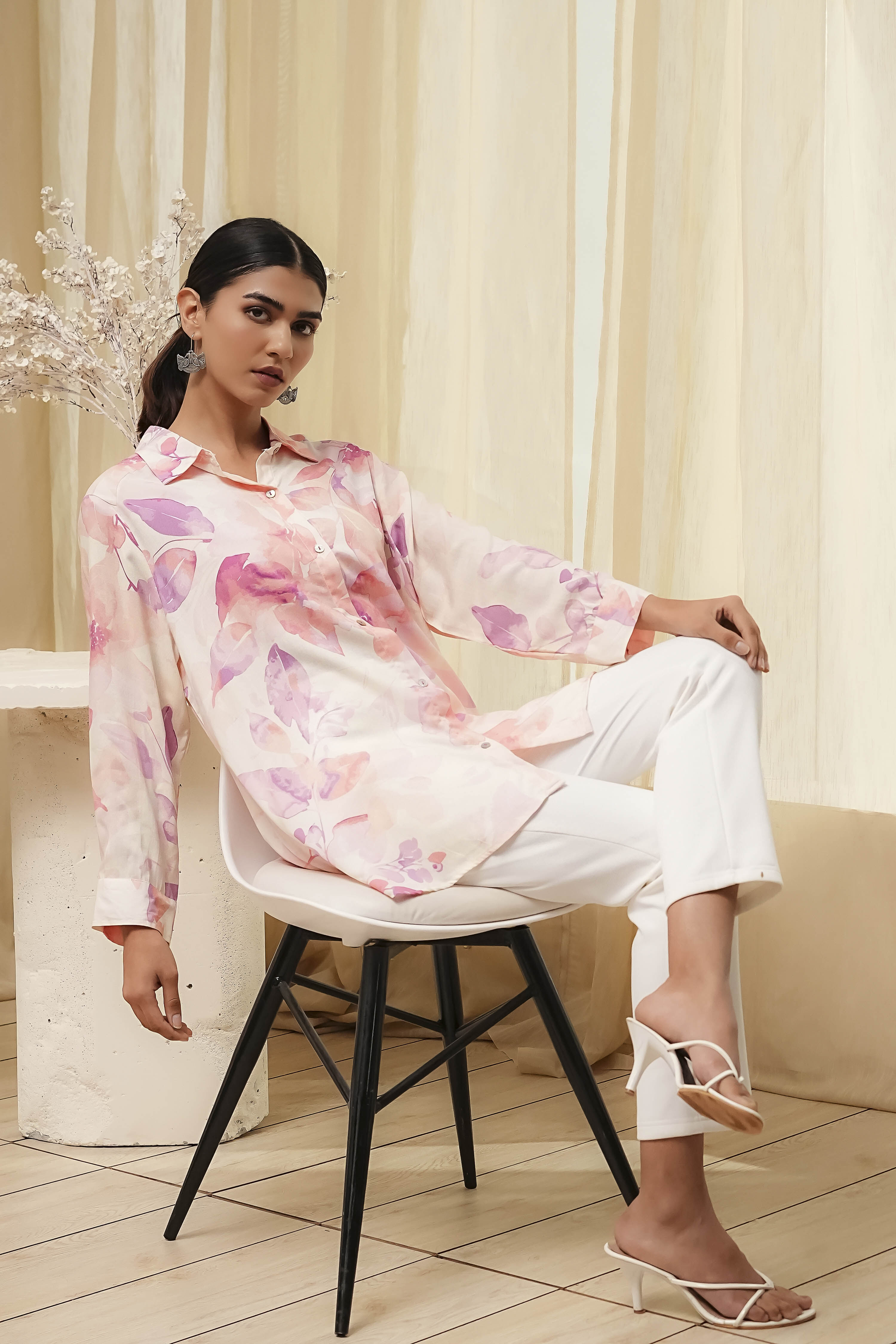 Off-White and Pink Straight Shirt image number 0