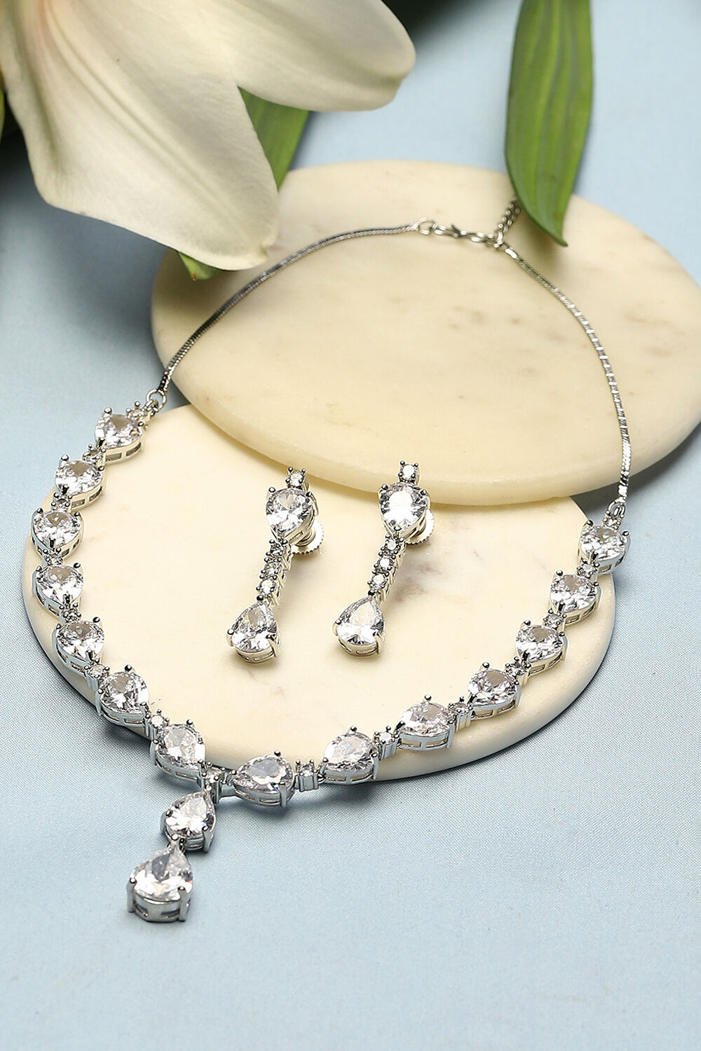 White Brass Necklace Set image number 0