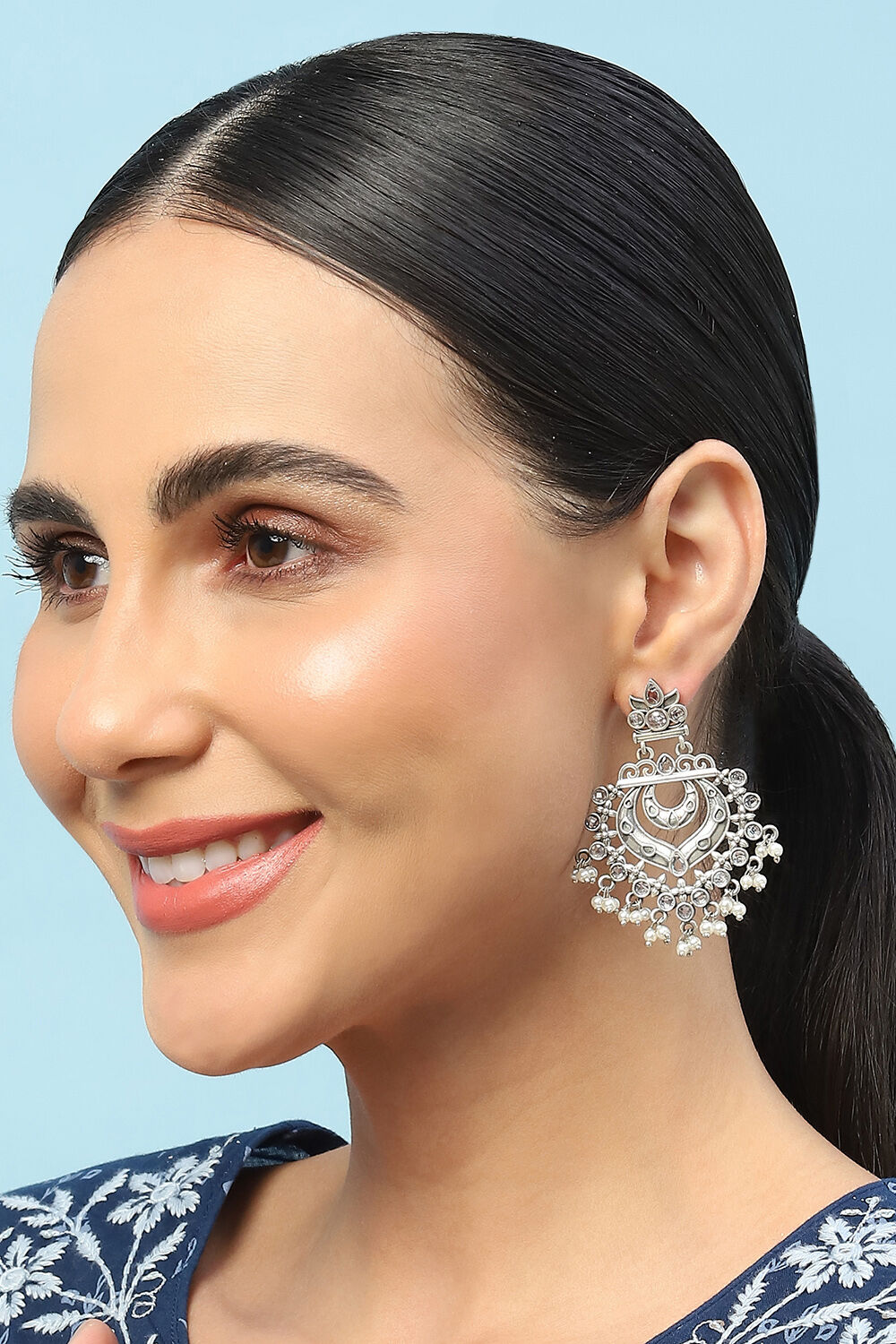 White Brass earrings image number 3