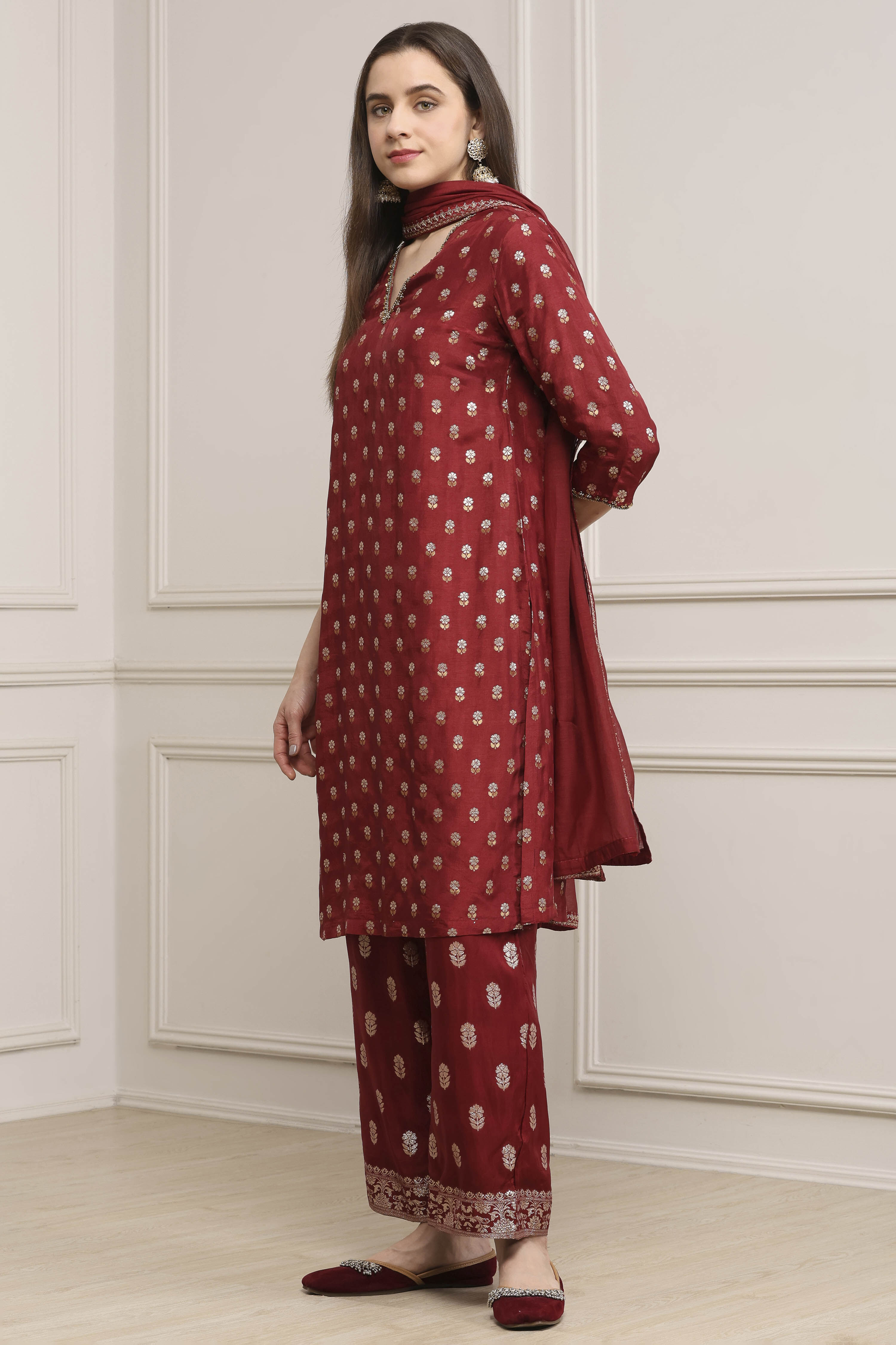 Purple Viscose Dupion Printed Straight Suit Set image number 3