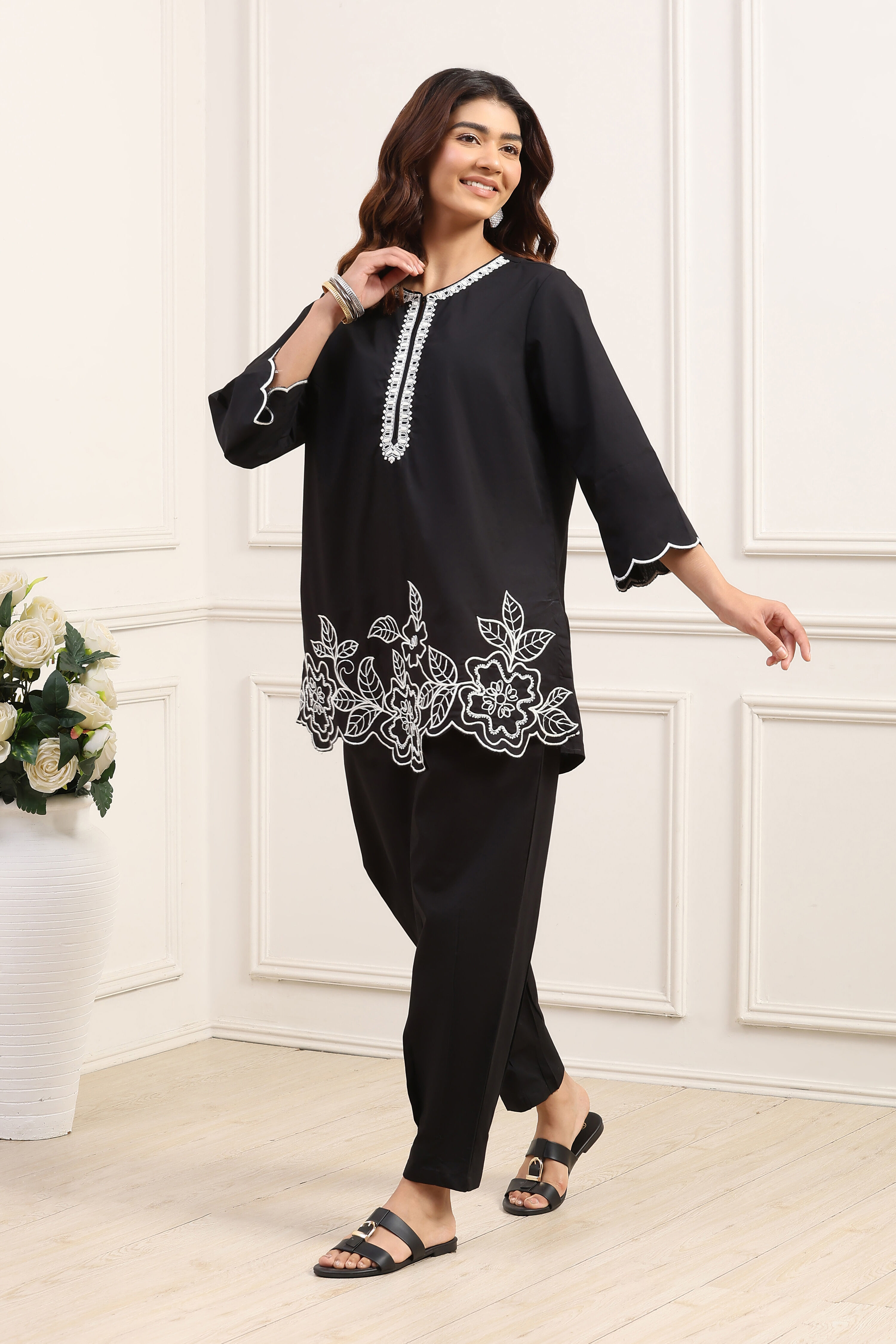 Black Cotton Straight Suit Set image number 3