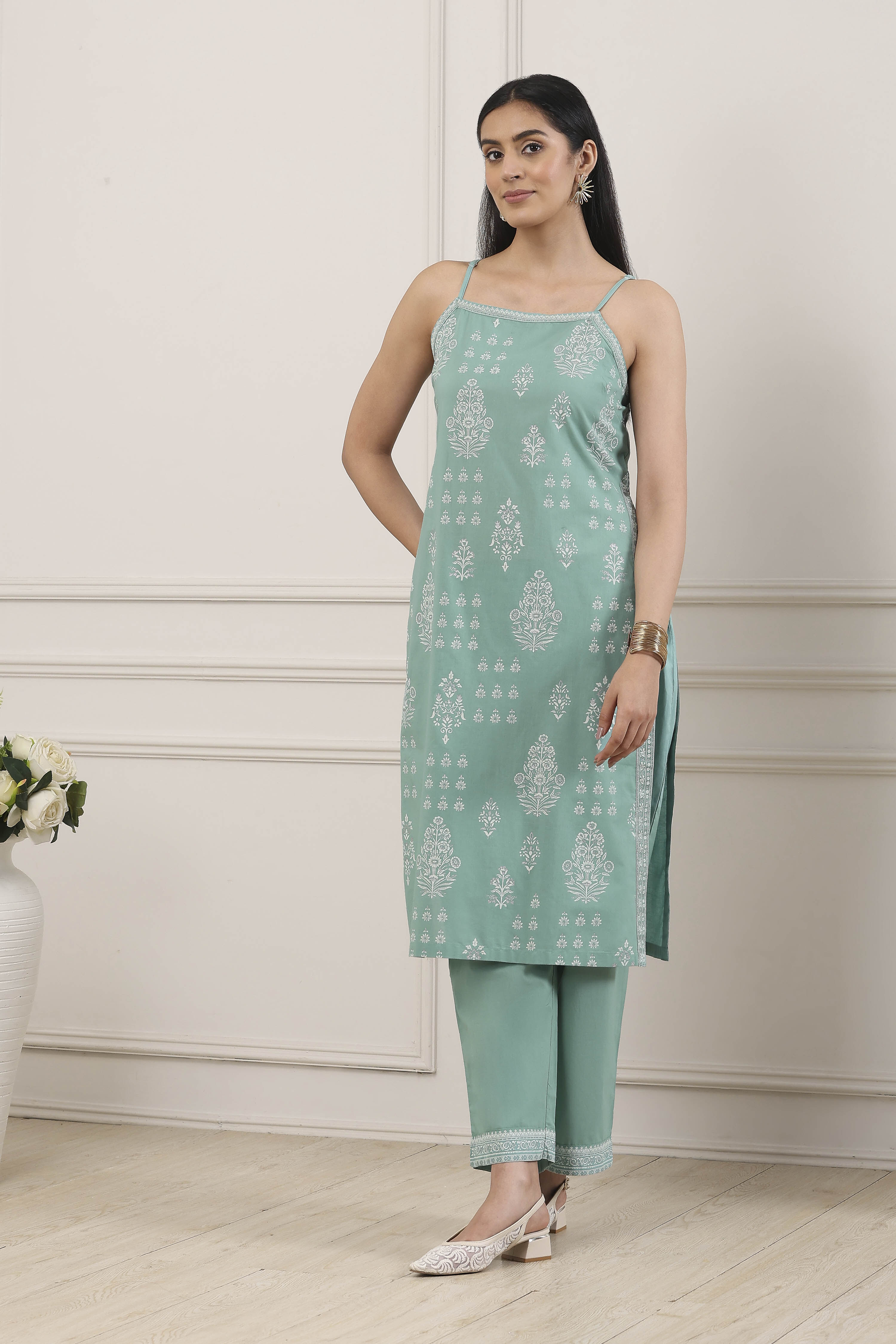 Green Cotton Straight Suit Set image number 3