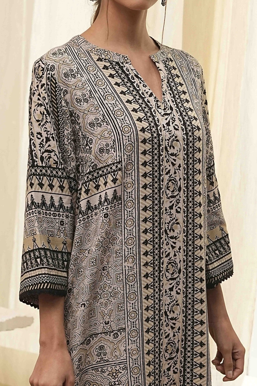 Ecru and Black Printed Straight Kurta image number 1