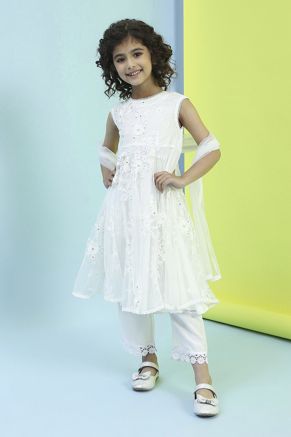 Off-White Net Embroidered Flared Suit Set image number 6