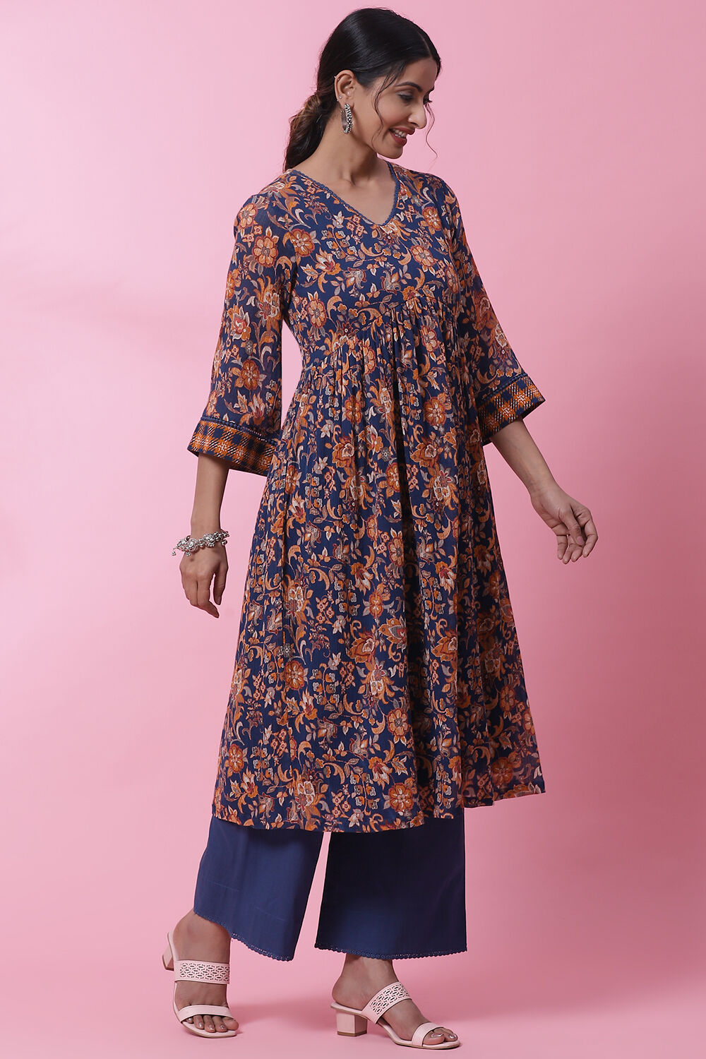 Red Cotton Flared Kurta Set image number 3