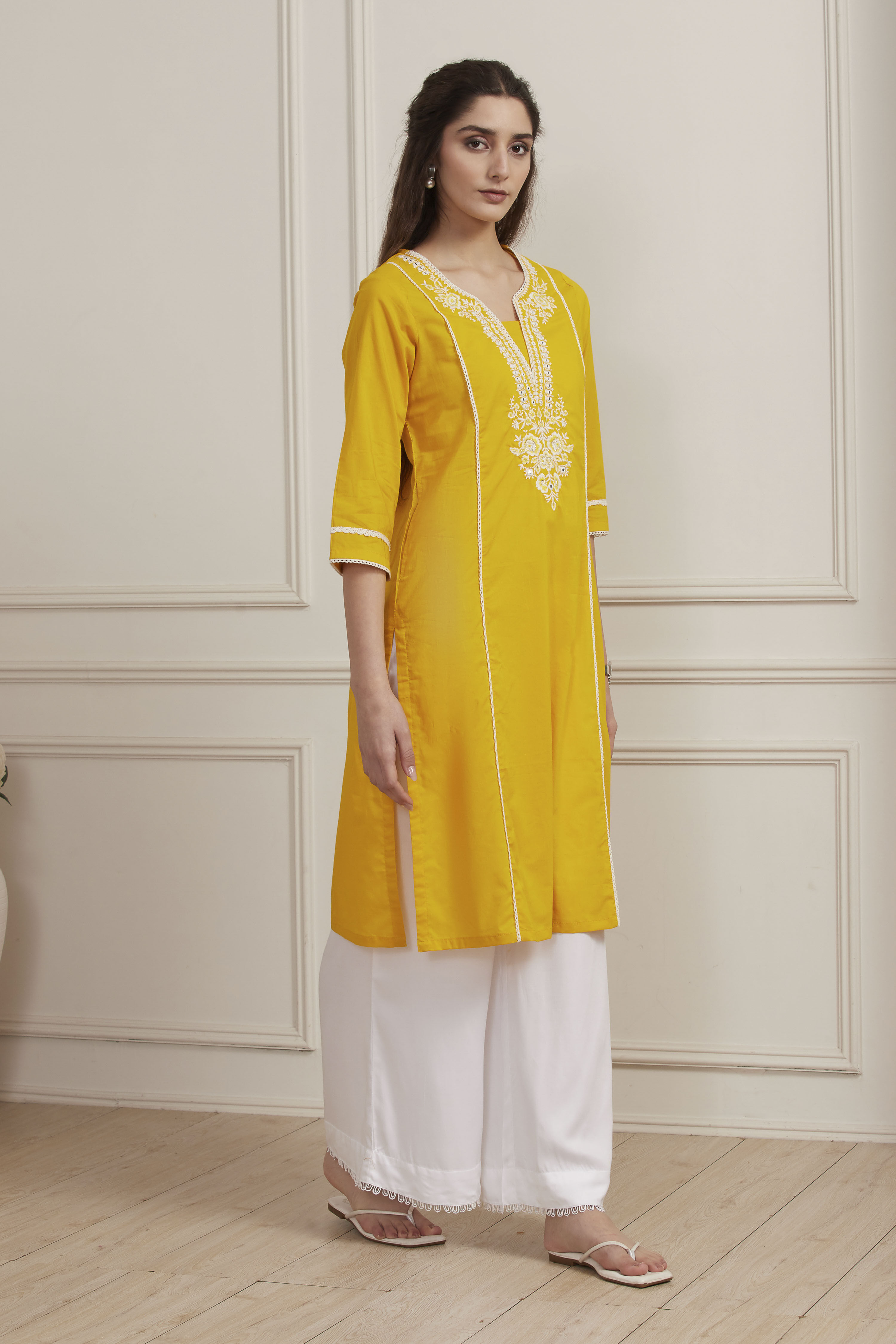 Yellow Cotton Solid Straight Kurta image number 4