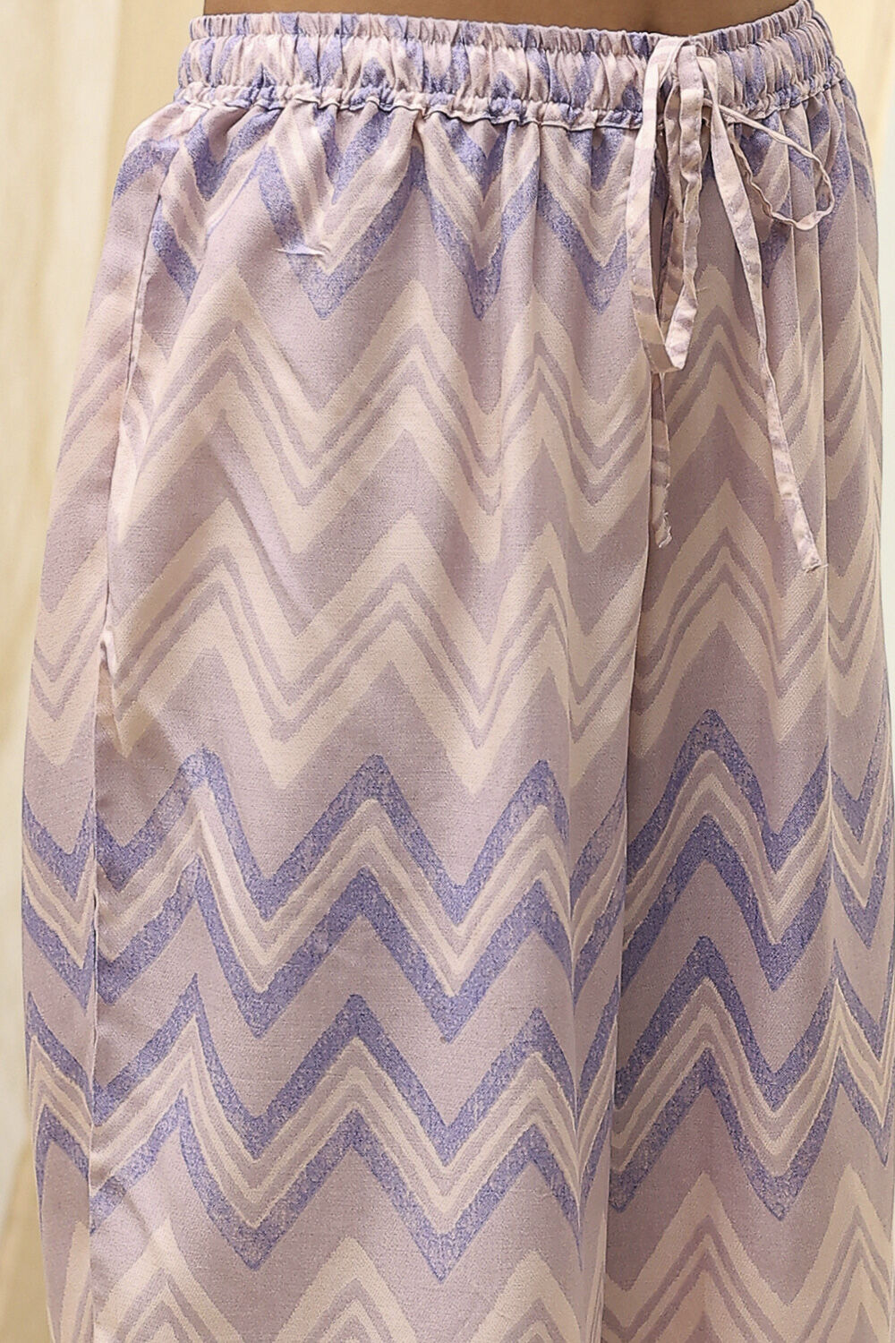 Blue and White Cotton Straight Suit Set image number 2